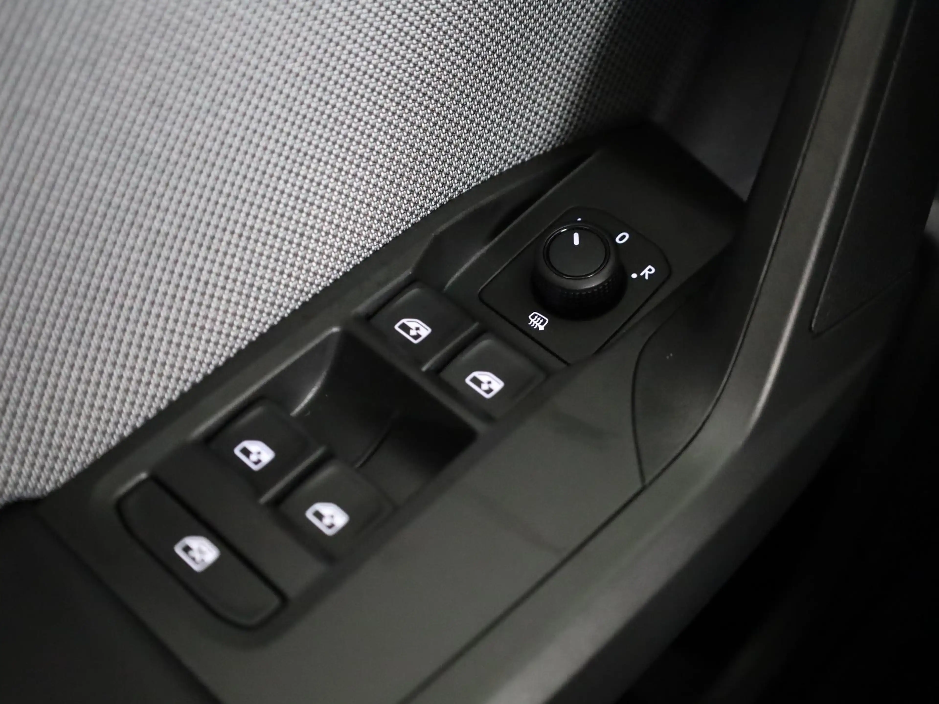 SEAT Leon e-Hybrid Sportstourer 1.5 TSI Style Business Intense | Tech — photo 11
