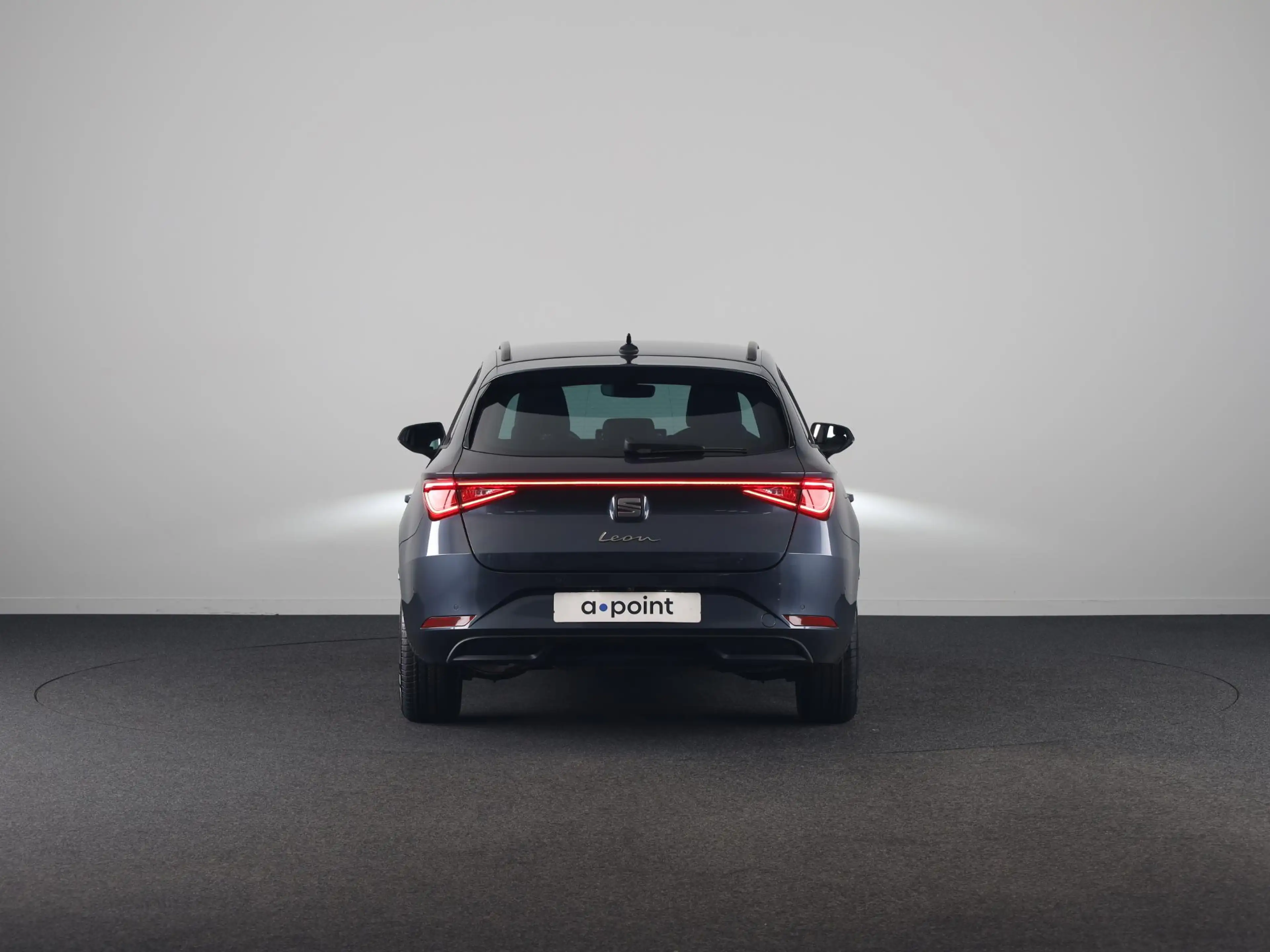 SEAT Leon e-Hybrid Sportstourer 1.5 TSI Style Business Intense | Tech — photo 4