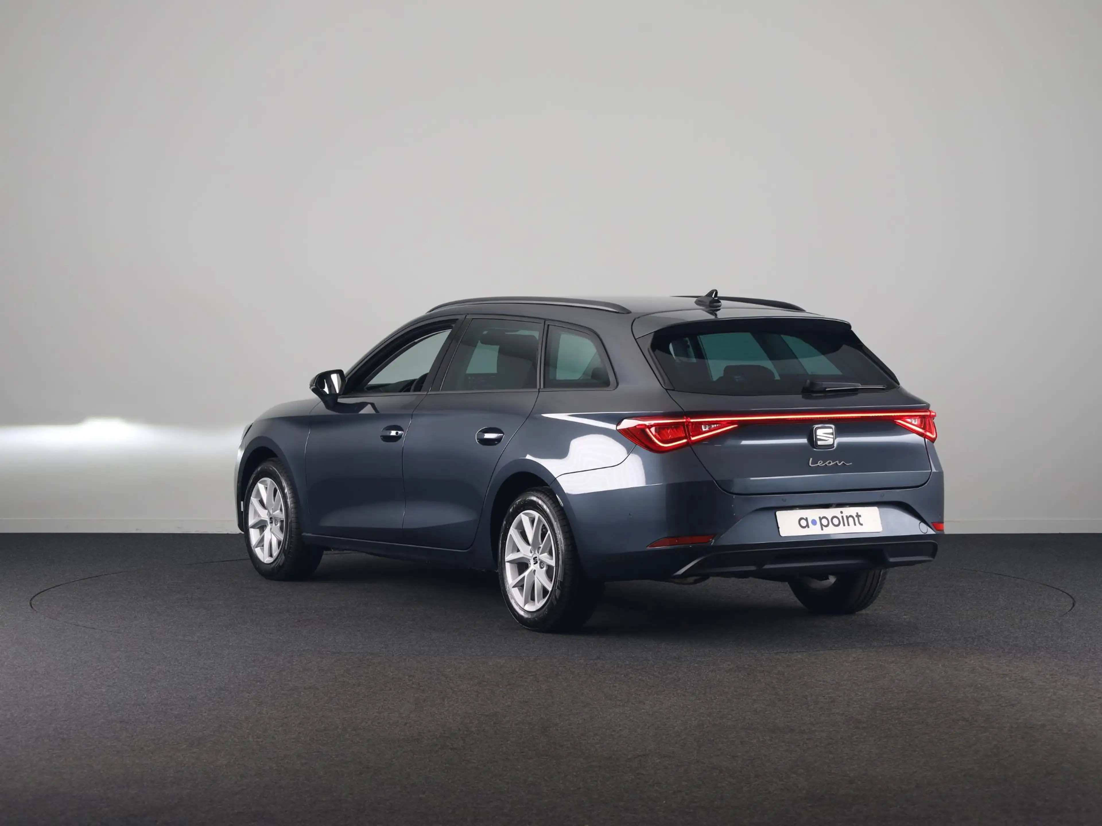 SEAT Leon e-Hybrid Sportstourer 1.5 TSI Style Business Intense | Tech — photo 3