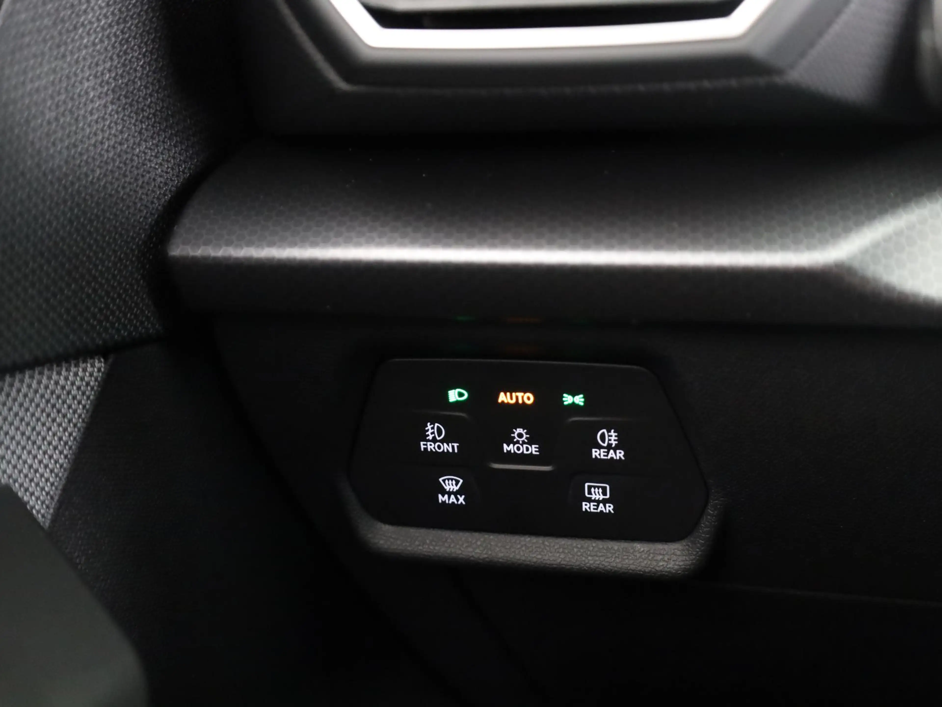 SEAT Leon e-Hybrid Sportstourer 1.5 TSI Style Business Intense | Tech — photo 10