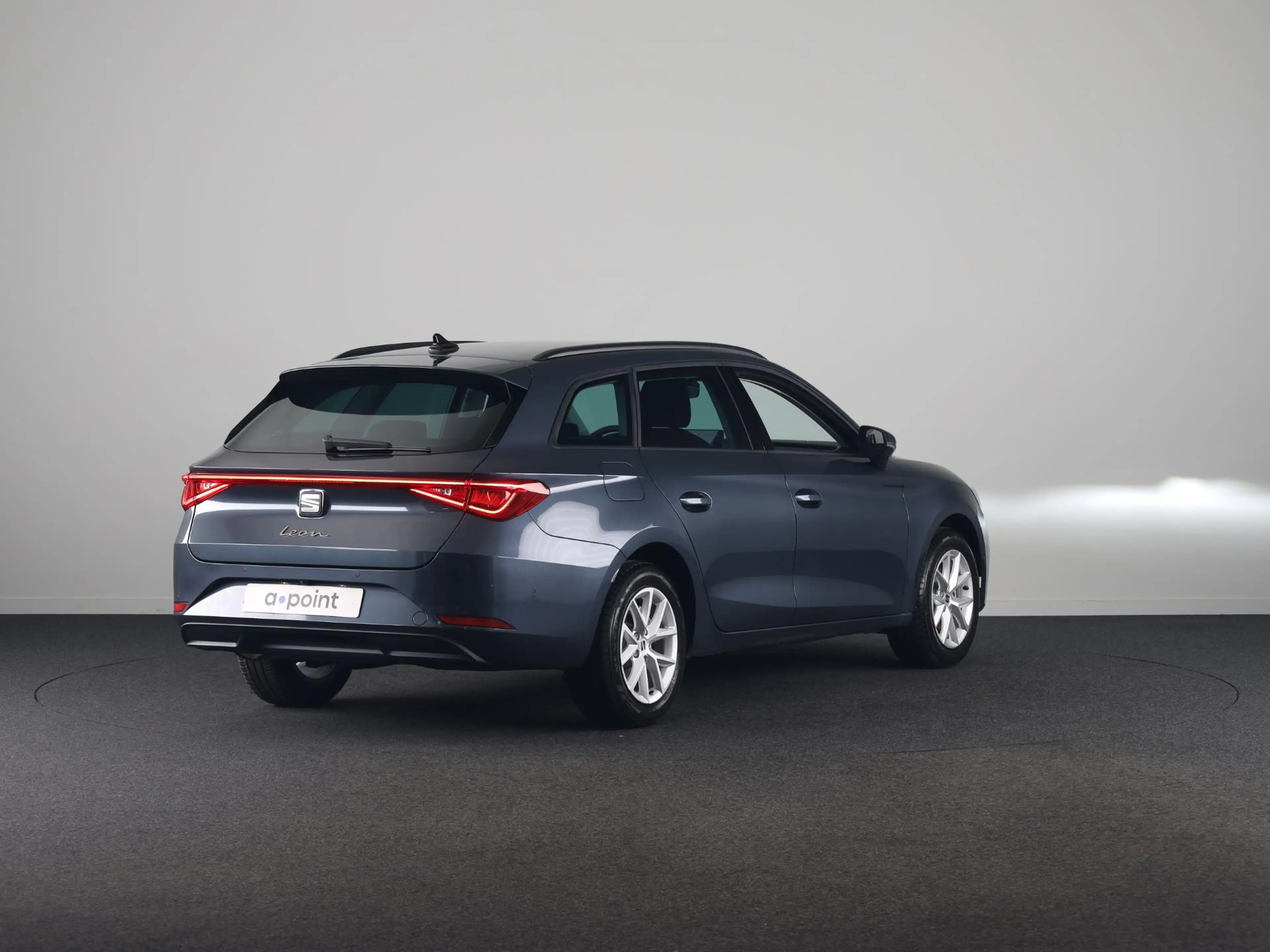 SEAT Leon e-Hybrid Sportstourer 1.5 TSI Style Business Intense | Tech — photo 5