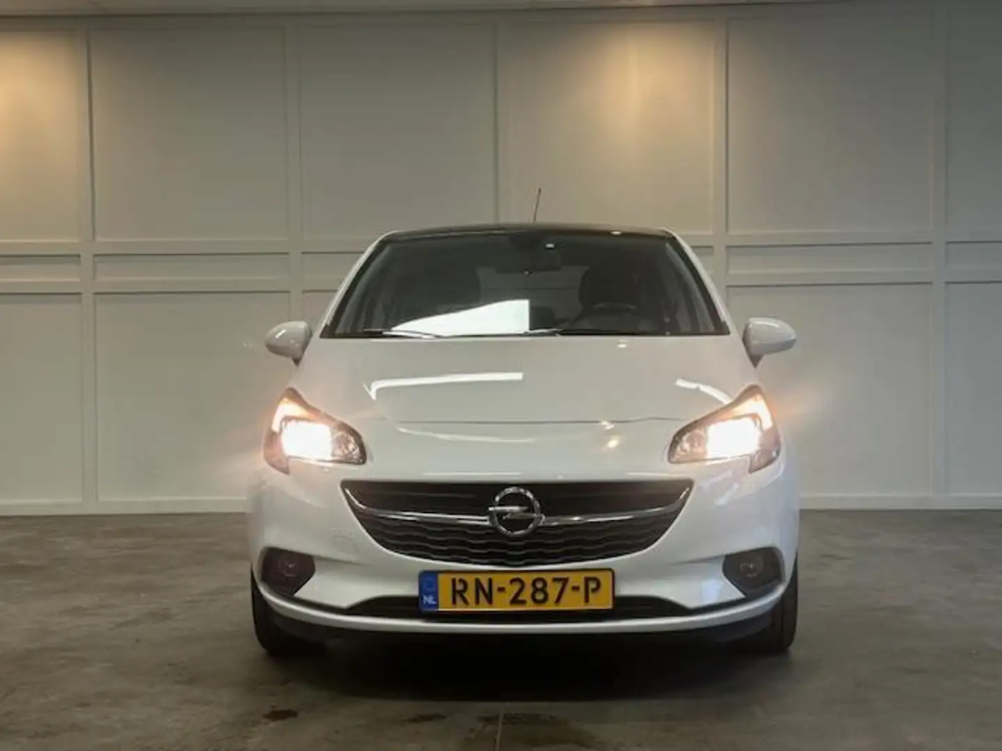 Opel Corsa 1.4 Favourite / 62.157 KM NaP / 2018 / Navi / Airc Wit - 2