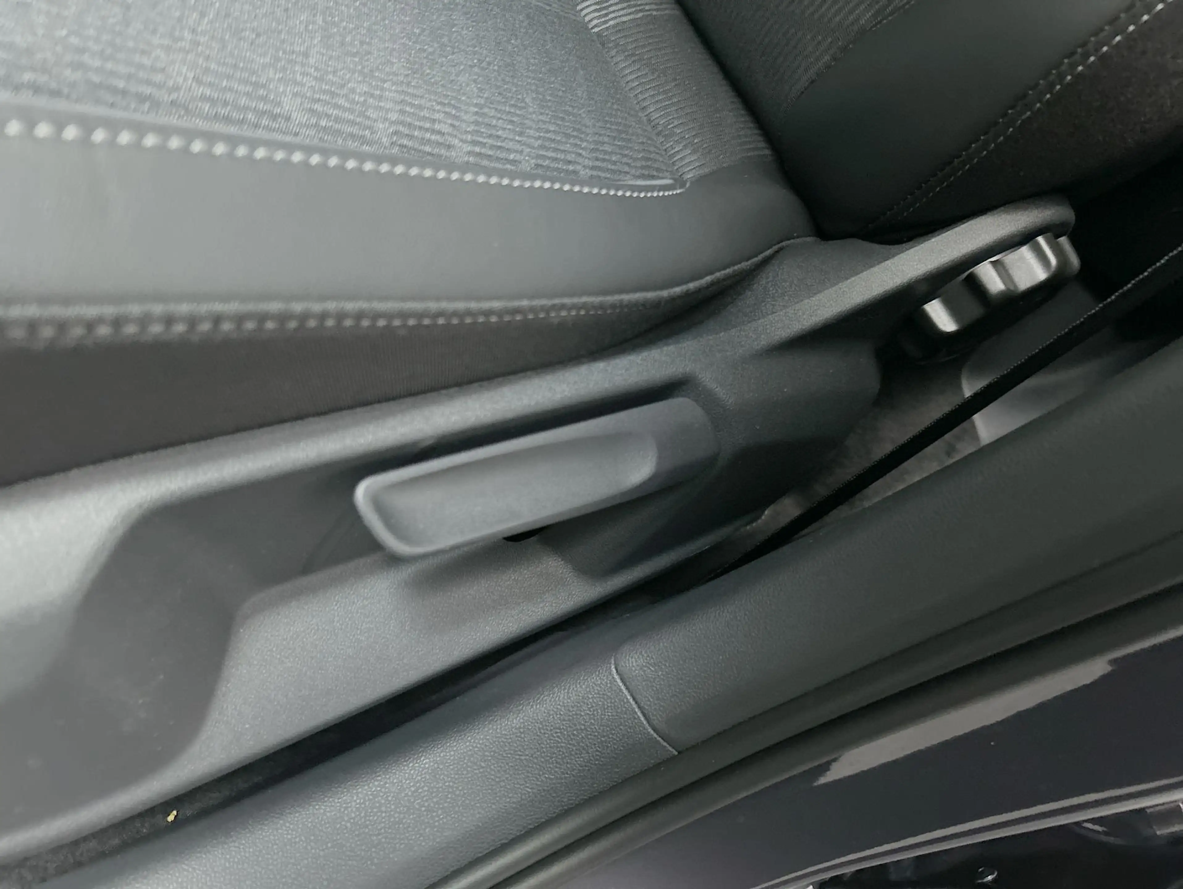 Volkswagen T-Cross R-Line 1.5 l TSI CarPlay Matrix ACC AHK — photo 12