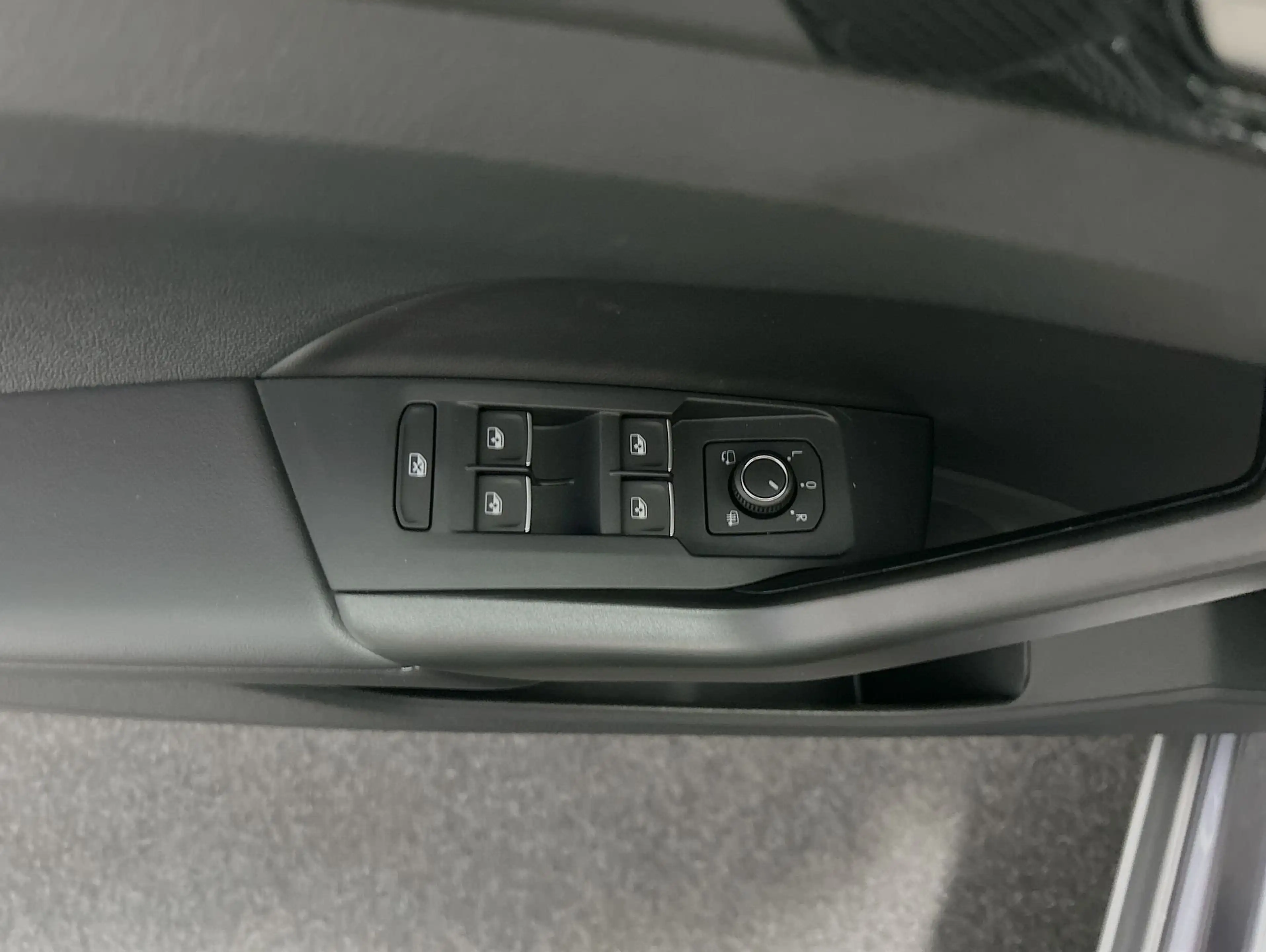 Volkswagen T-Cross R-Line 1.5 l TSI CarPlay Matrix ACC AHK — photo 13