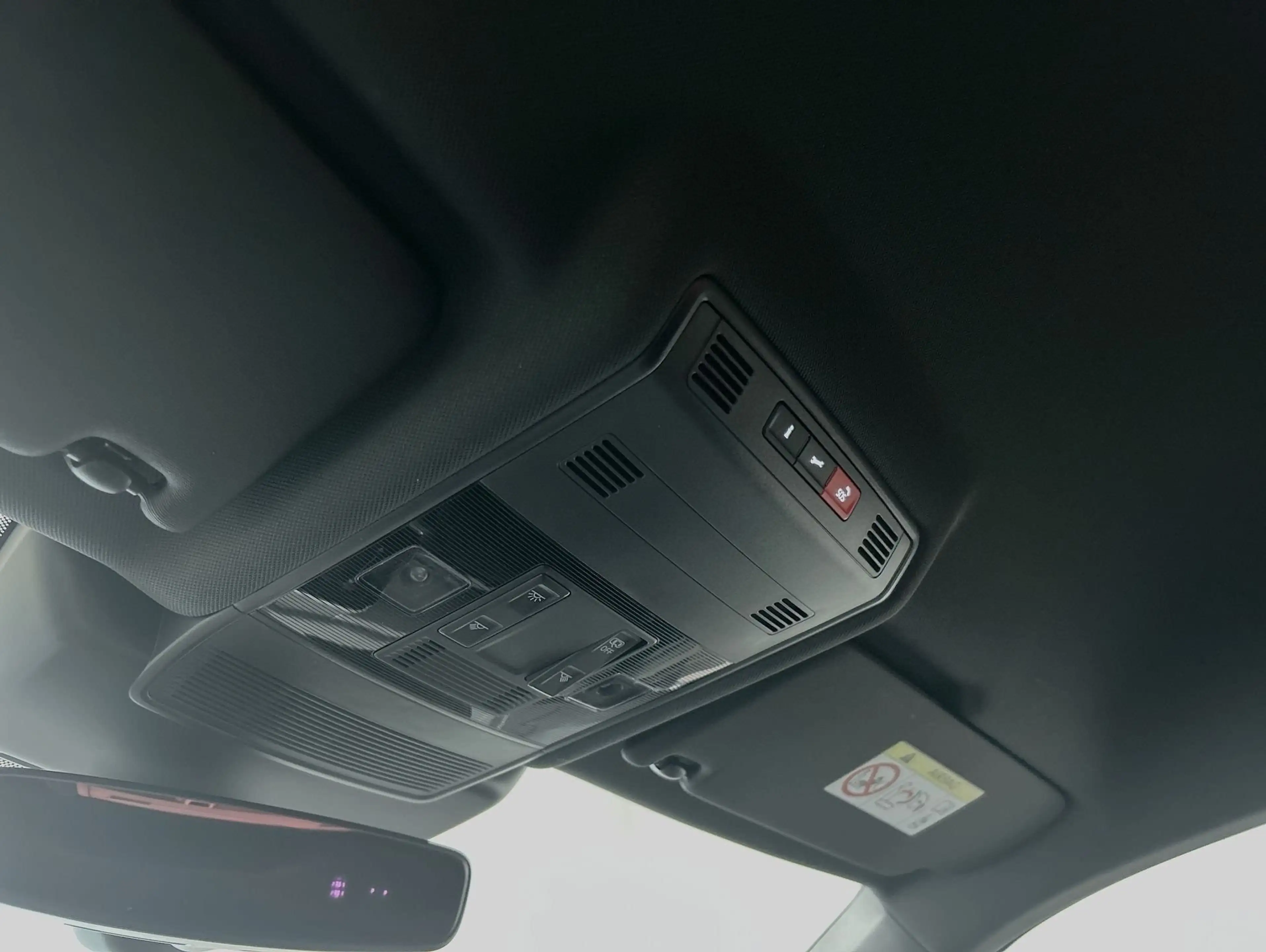 Volkswagen T-Cross R-Line 1.5 l TSI CarPlay Matrix ACC AHK — photo 14