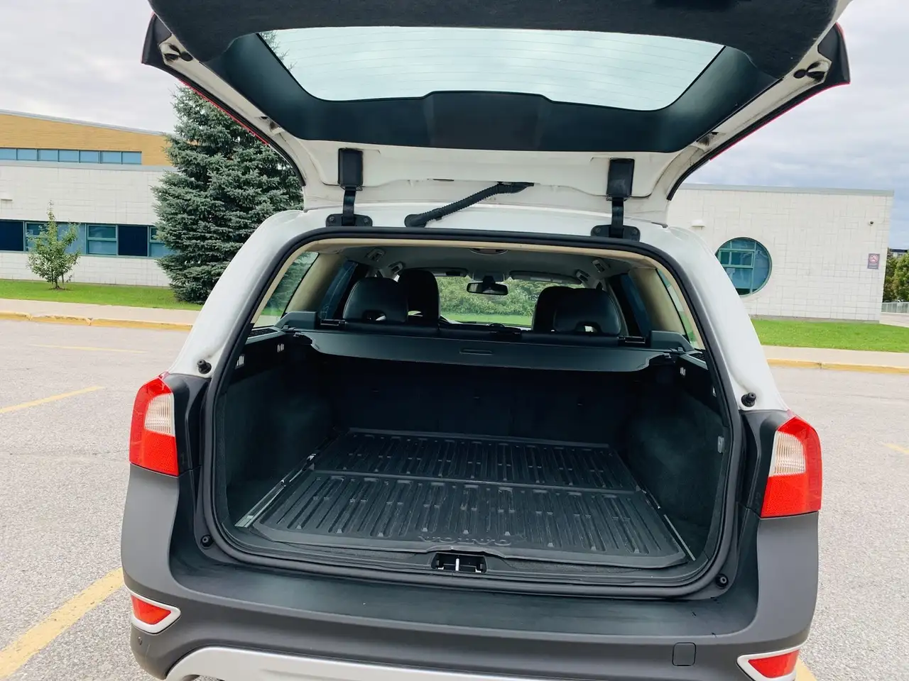 Volvo XC70 снимка Volvo XC70