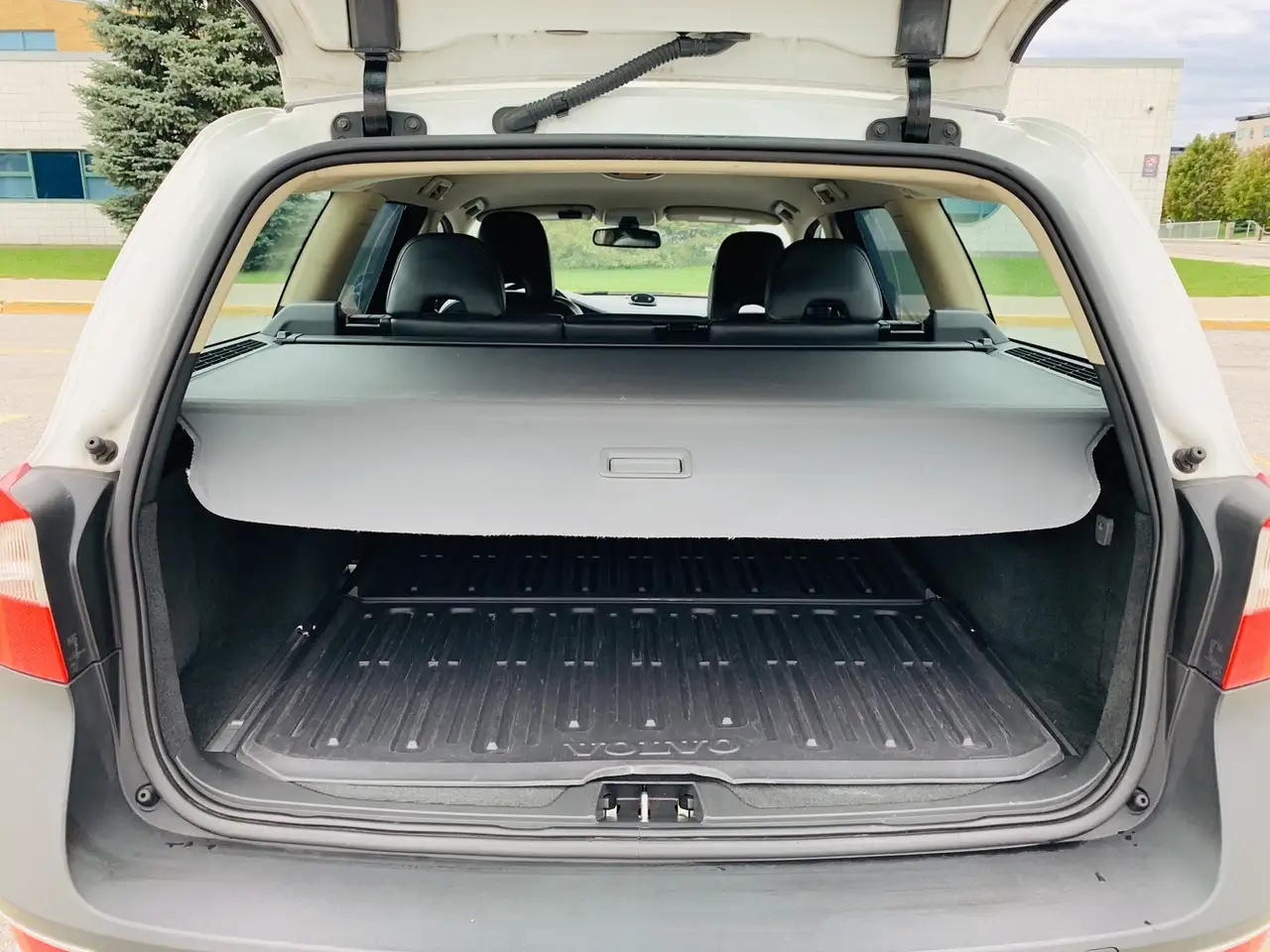 Volvo XC70 снимка Volvo XC70