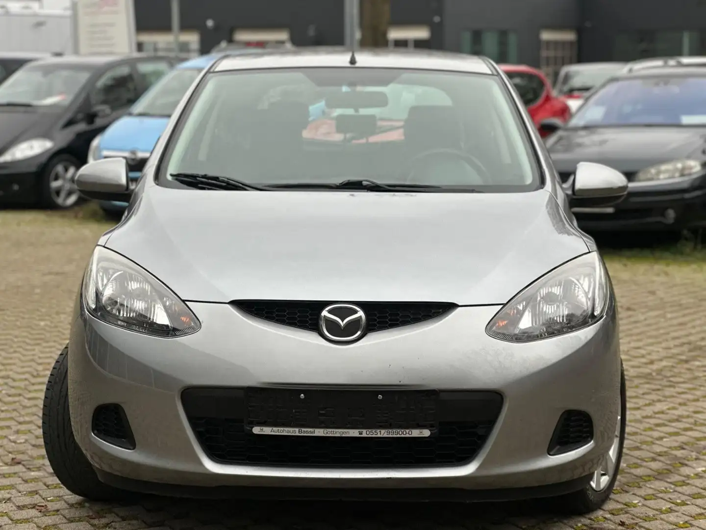 Mazda 2 Lim. 1.3 Independence Sport Grau - 2