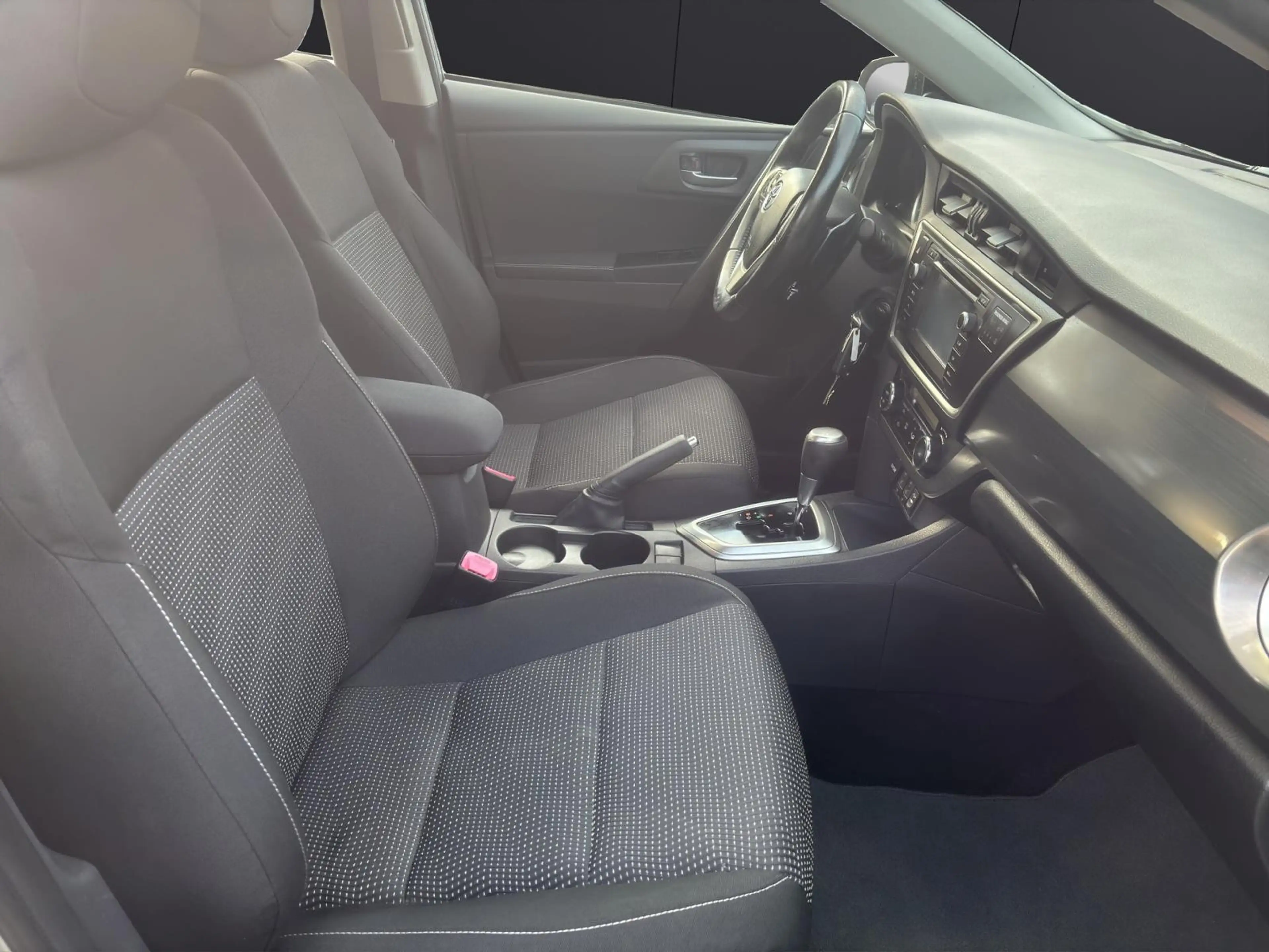 Toyota Auris Life+ 1.HAND *Automatik* TÜV NEU — photo 10
