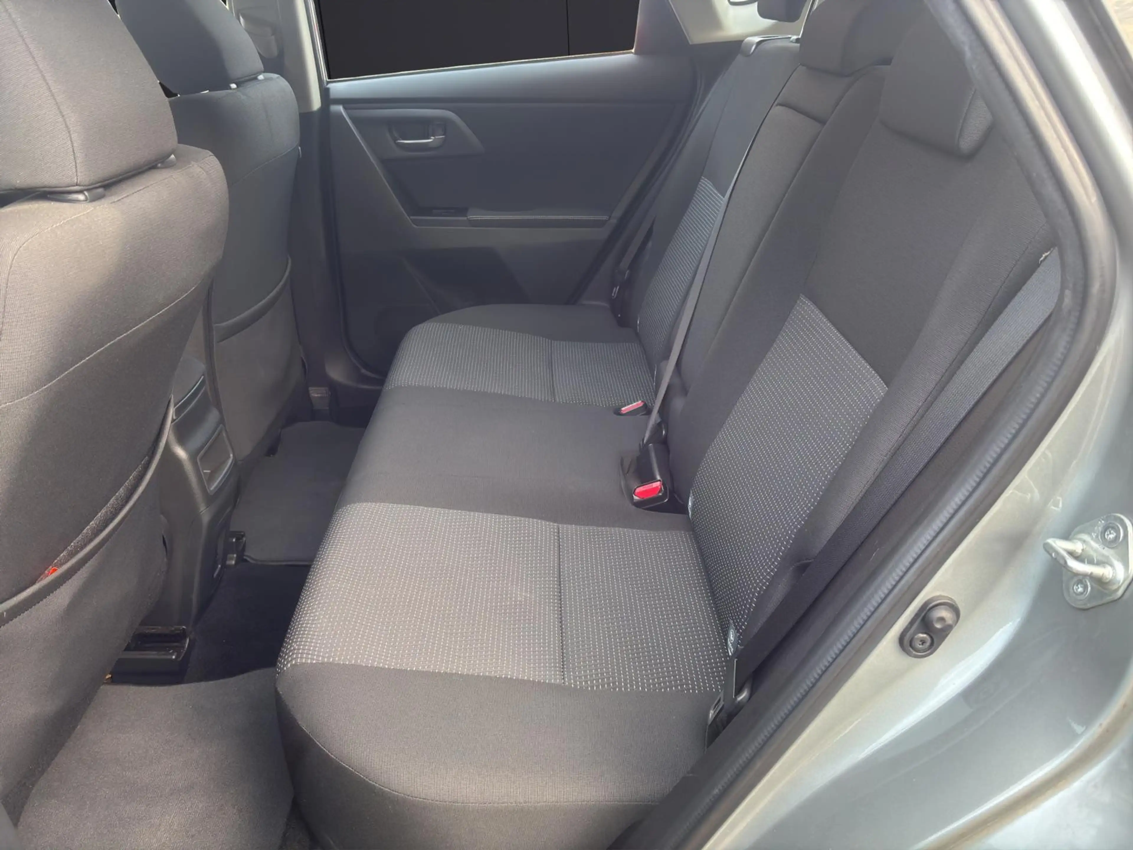 Toyota Auris Life+ 1.HAND *Automatik* TÜV NEU — photo 12