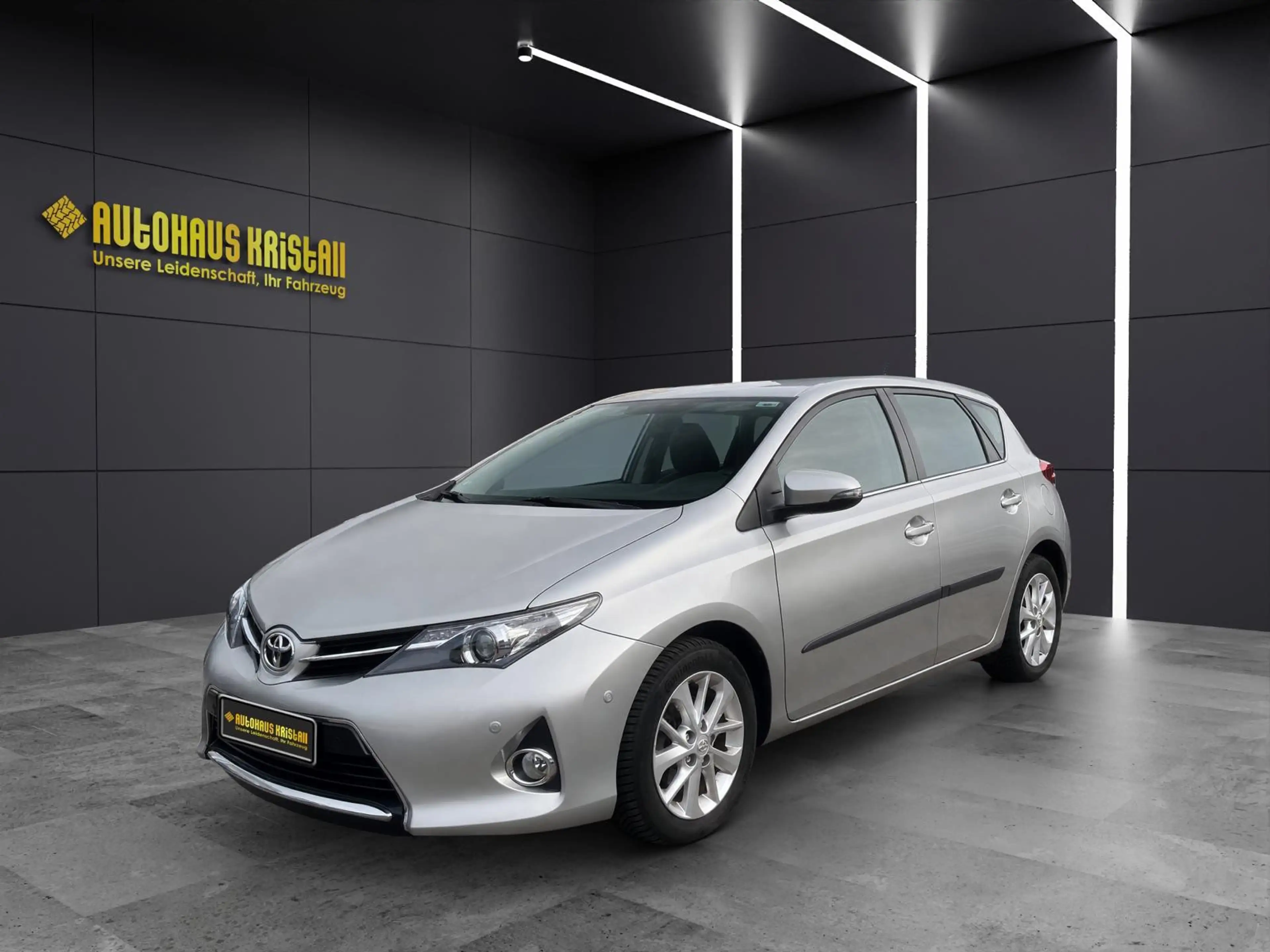 Toyota Auris Life+ 1.HAND *Automatik* TÜV NEU — photo 2