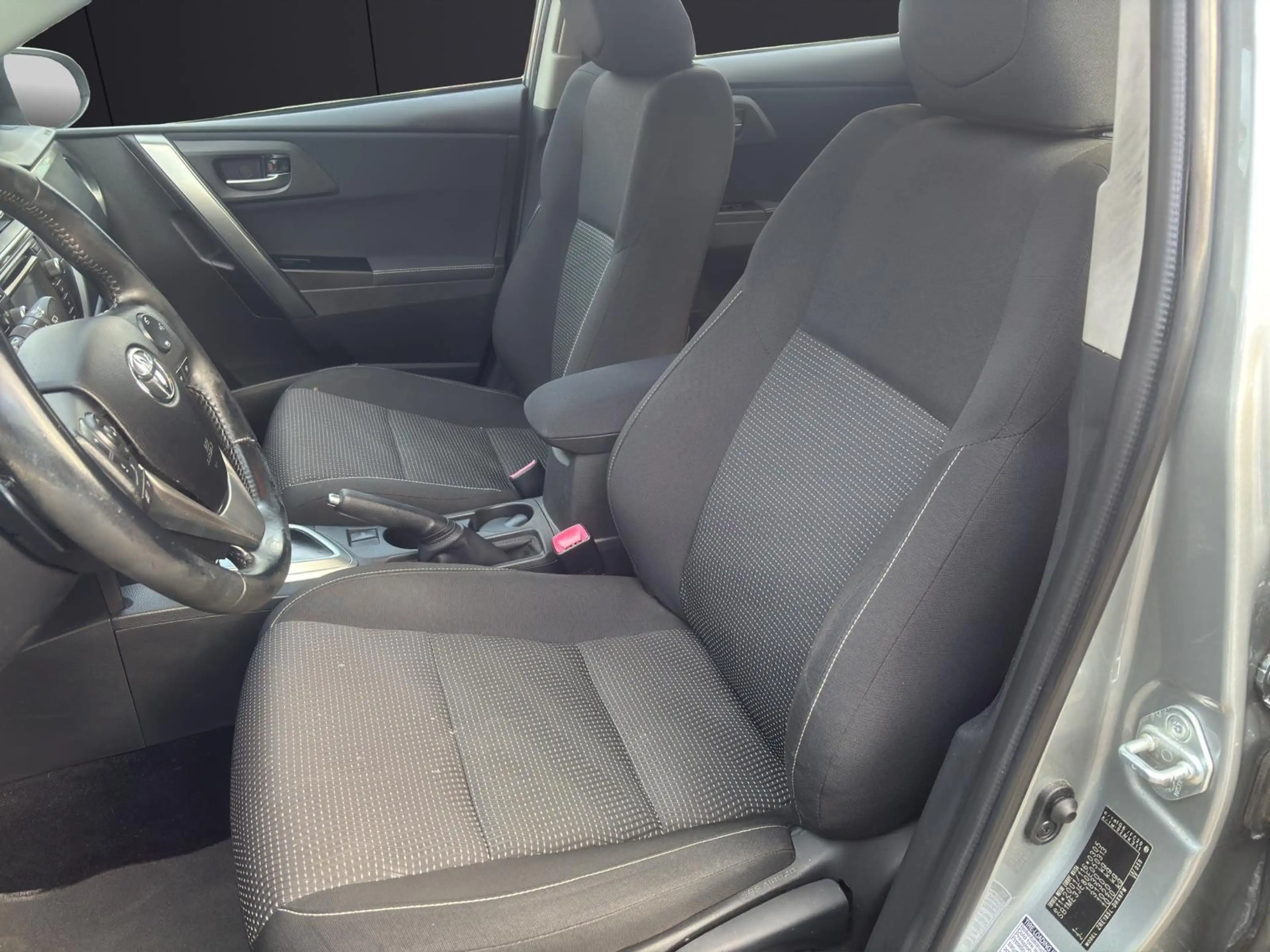 Toyota Auris Life+ 1.HAND *Automatik* TÜV NEU — photo 11