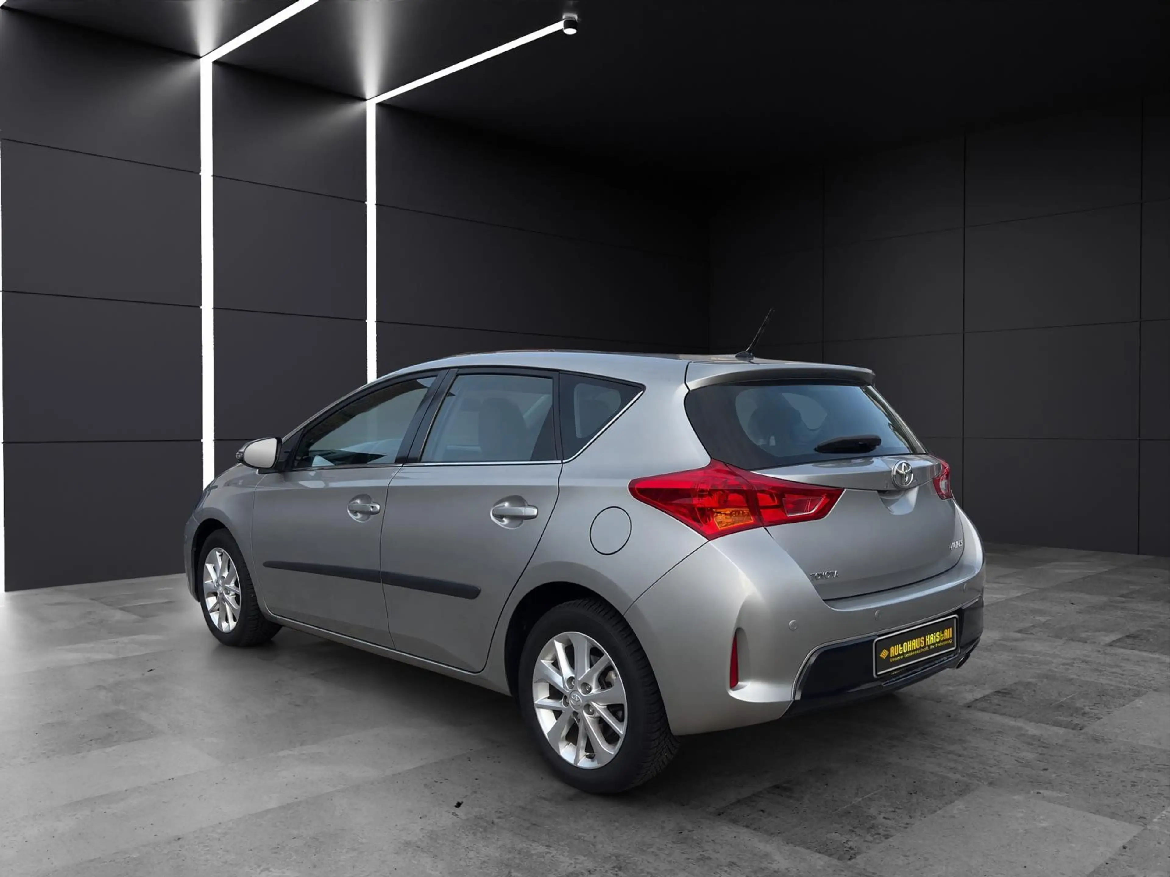 Toyota Auris Life+ 1.HAND *Automatik* TÜV NEU — photo 6