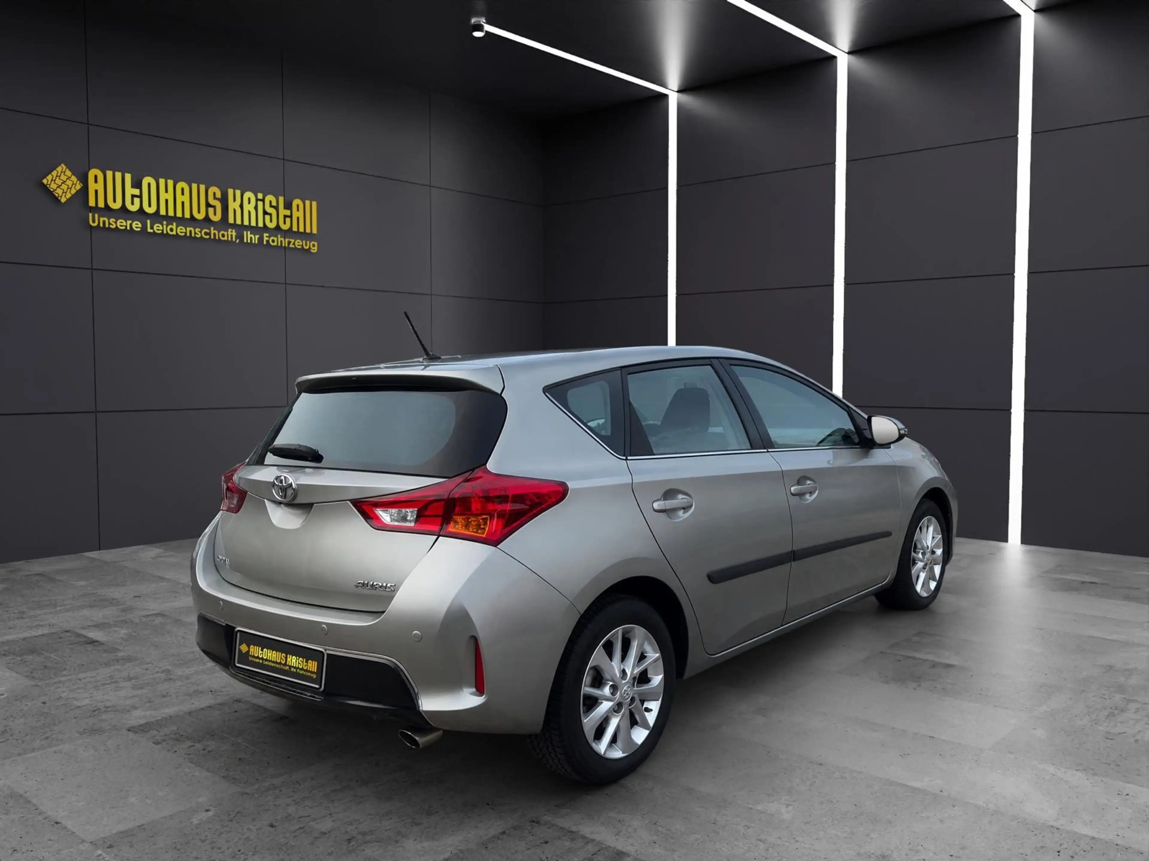 Toyota Auris Life+ 1.HAND *Automatik* TÜV NEU — photo 5
