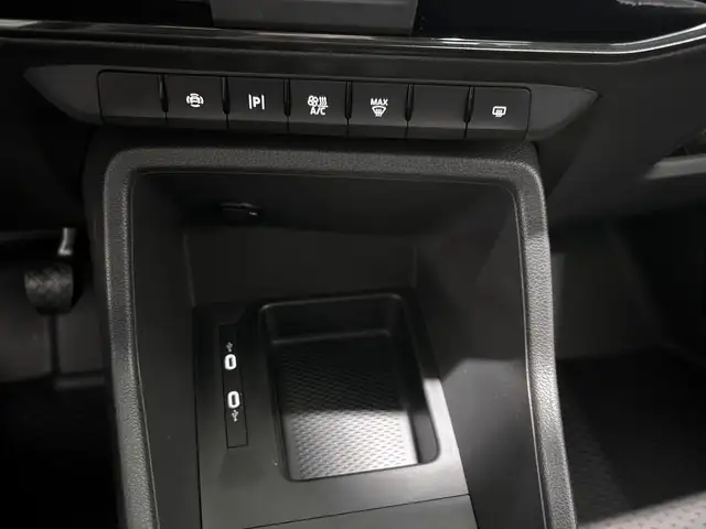 Ford Transit Connect view 15