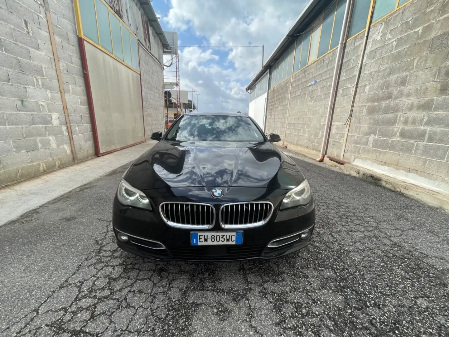 BMW 520 520d Touring Luxury euro 6 Nero - 2