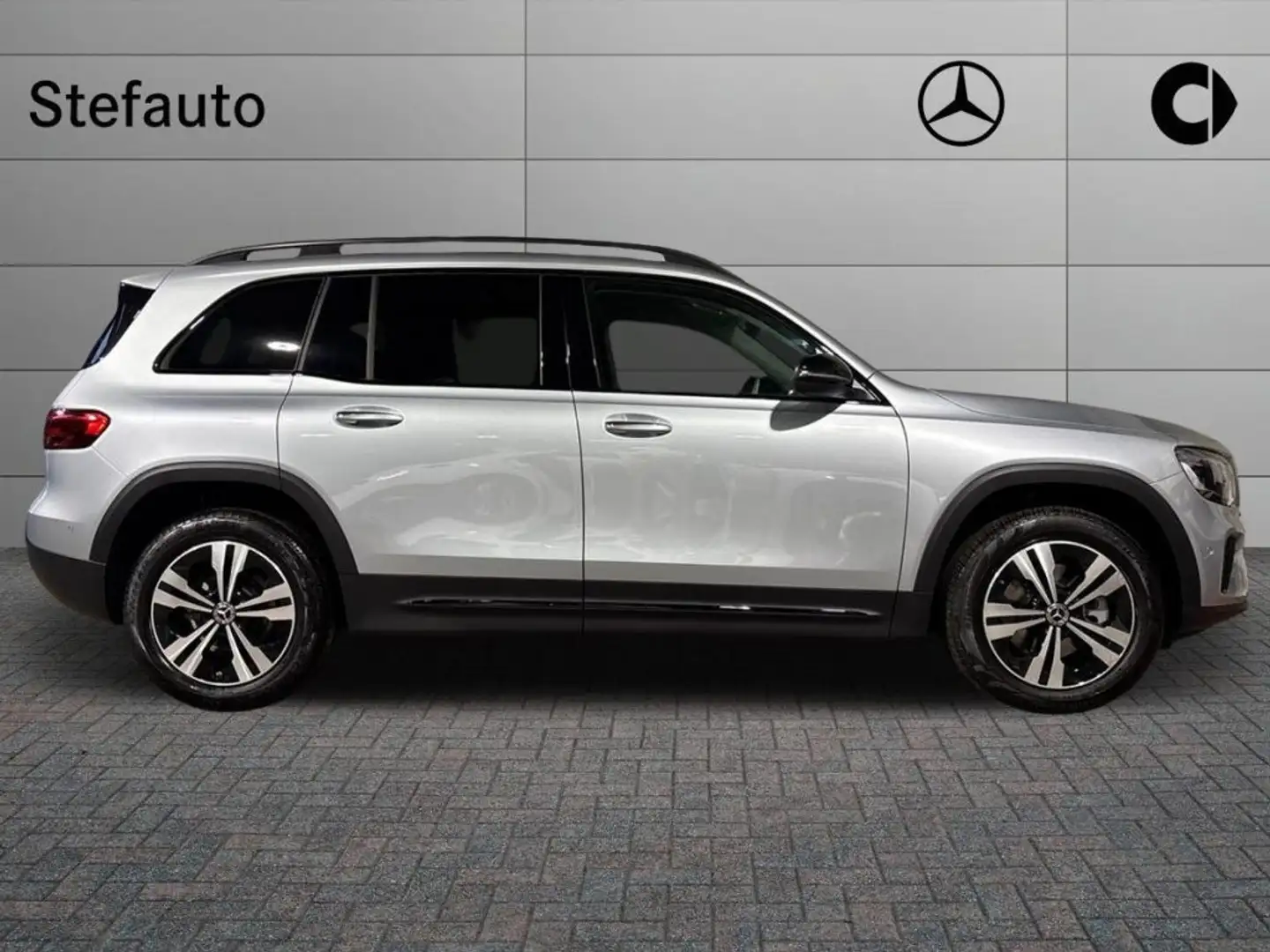 Mercedes-Benz GLB 200 d Automatic Progressive Advanced Plus Zilver - 2