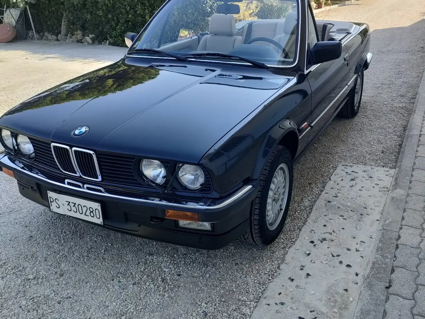 BMW 320 320i Cabrio - 2