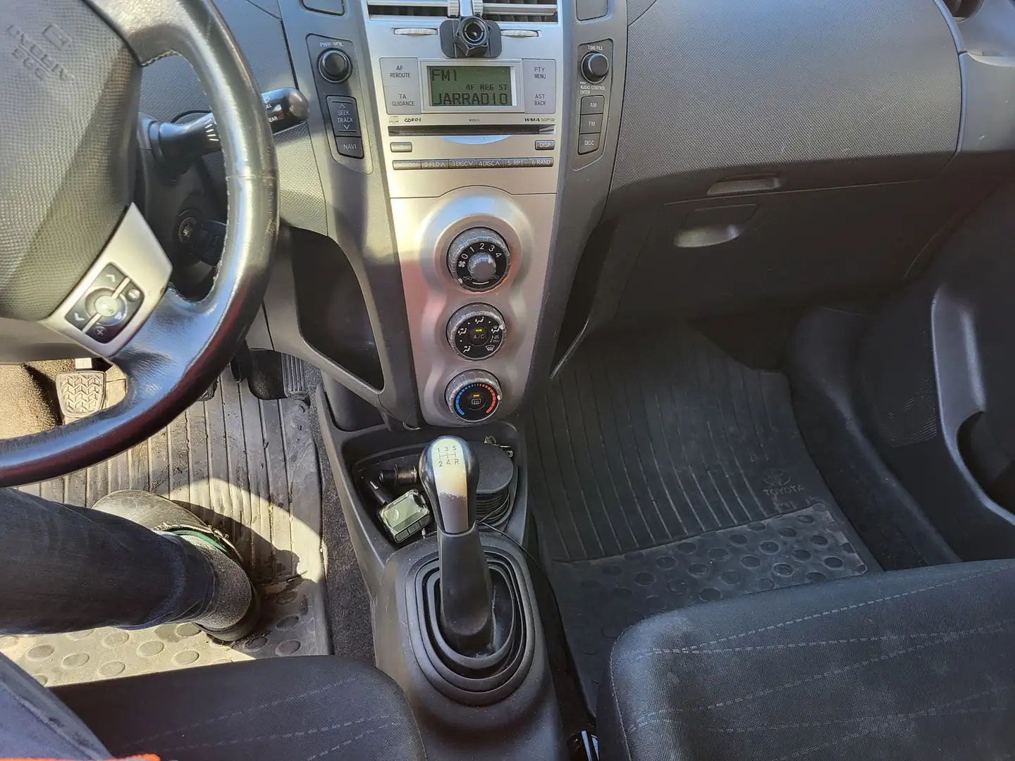 Toyota Yaris Zilver - 1