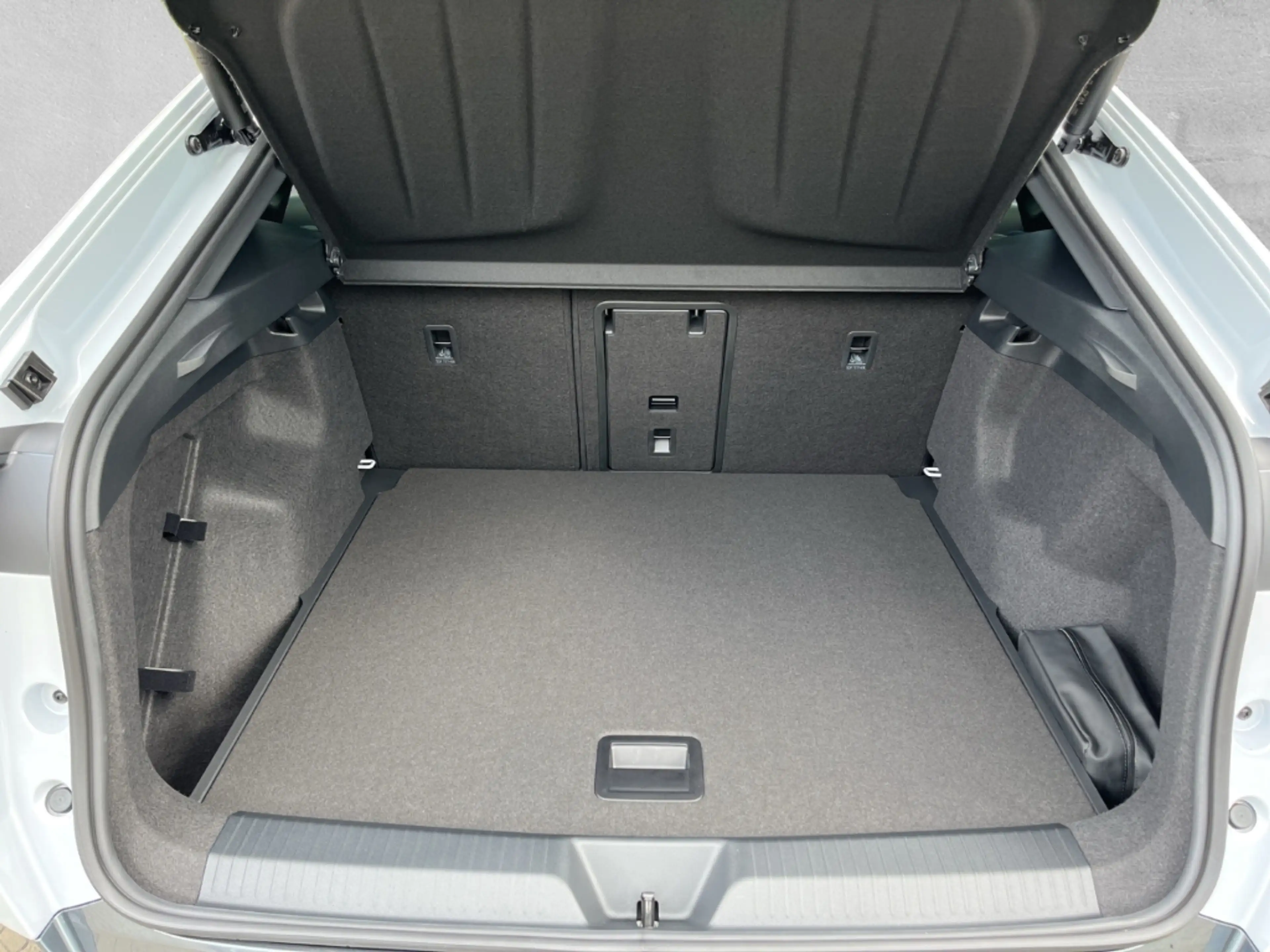 CUPRA Tavascan VZ 4Drive / UPE: 66.345,- € / ADRENALINE BELOW ZER — photo 6