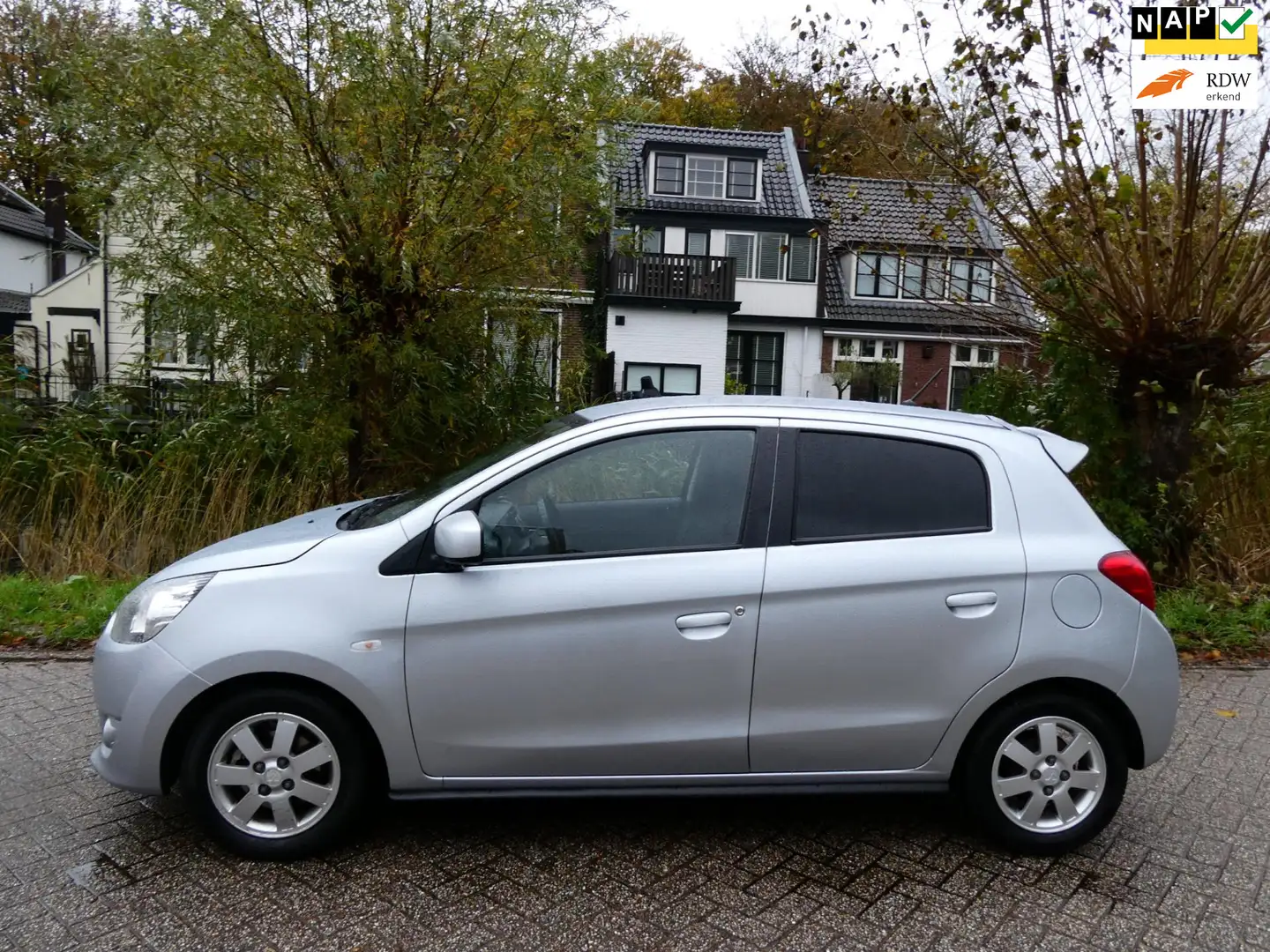 Mitsubishi Space Star 1.0 Bright Clima 5-deurs Zuinig A-Label Degelijk Grau - 1