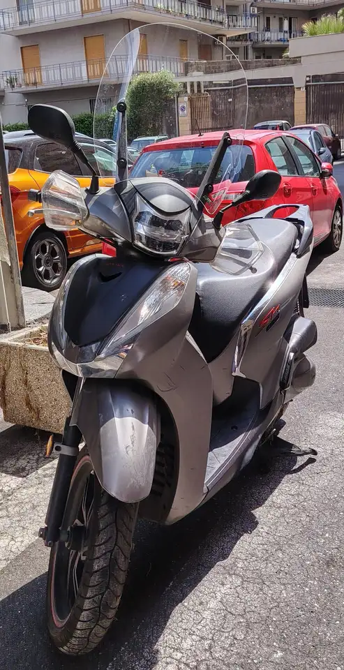 Honda SH 300