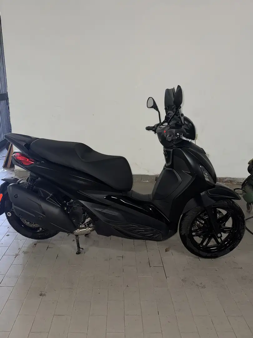 Piaggio Beverly 400 deep black - 2