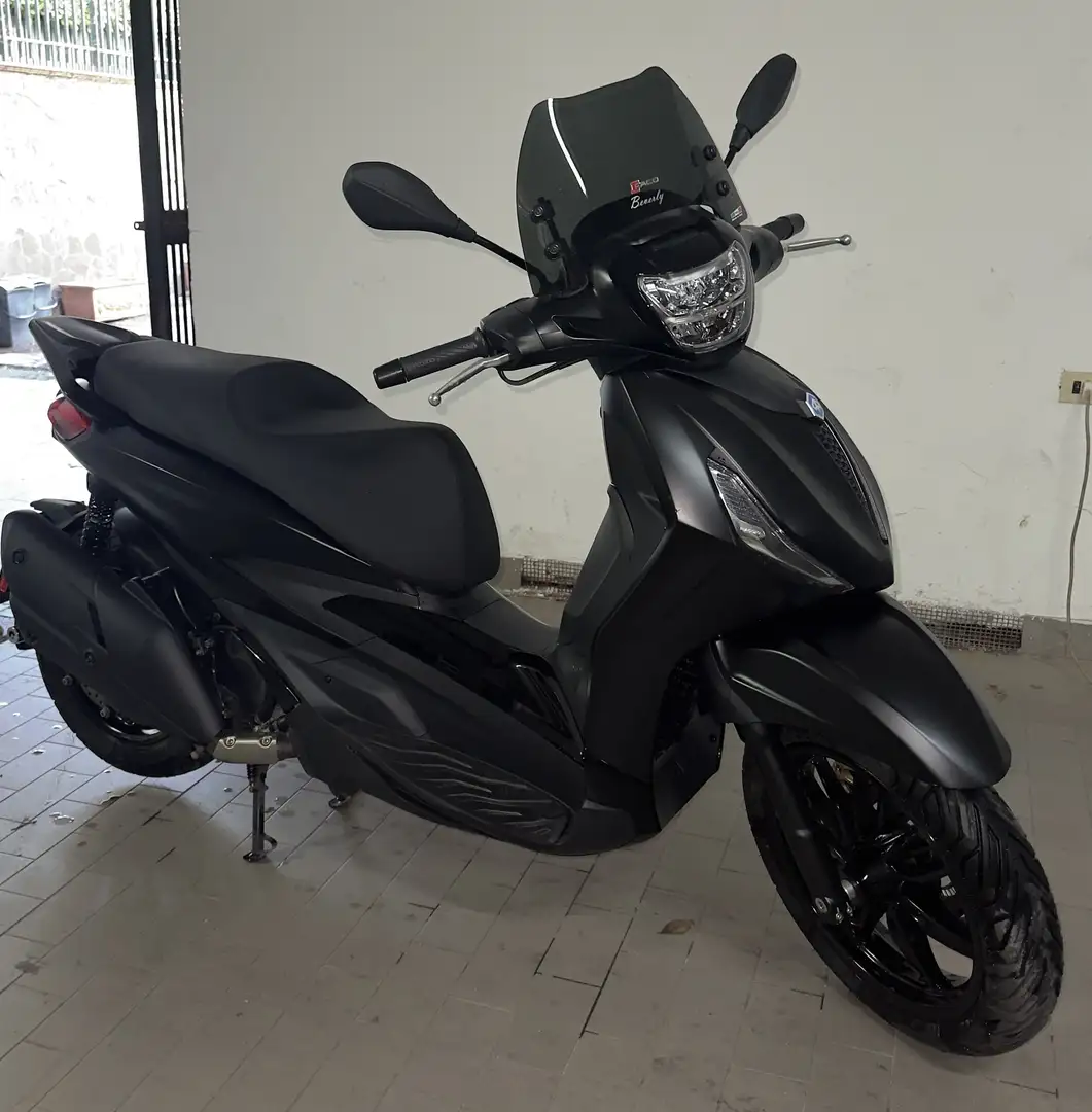Piaggio Beverly 400 deep black - 1