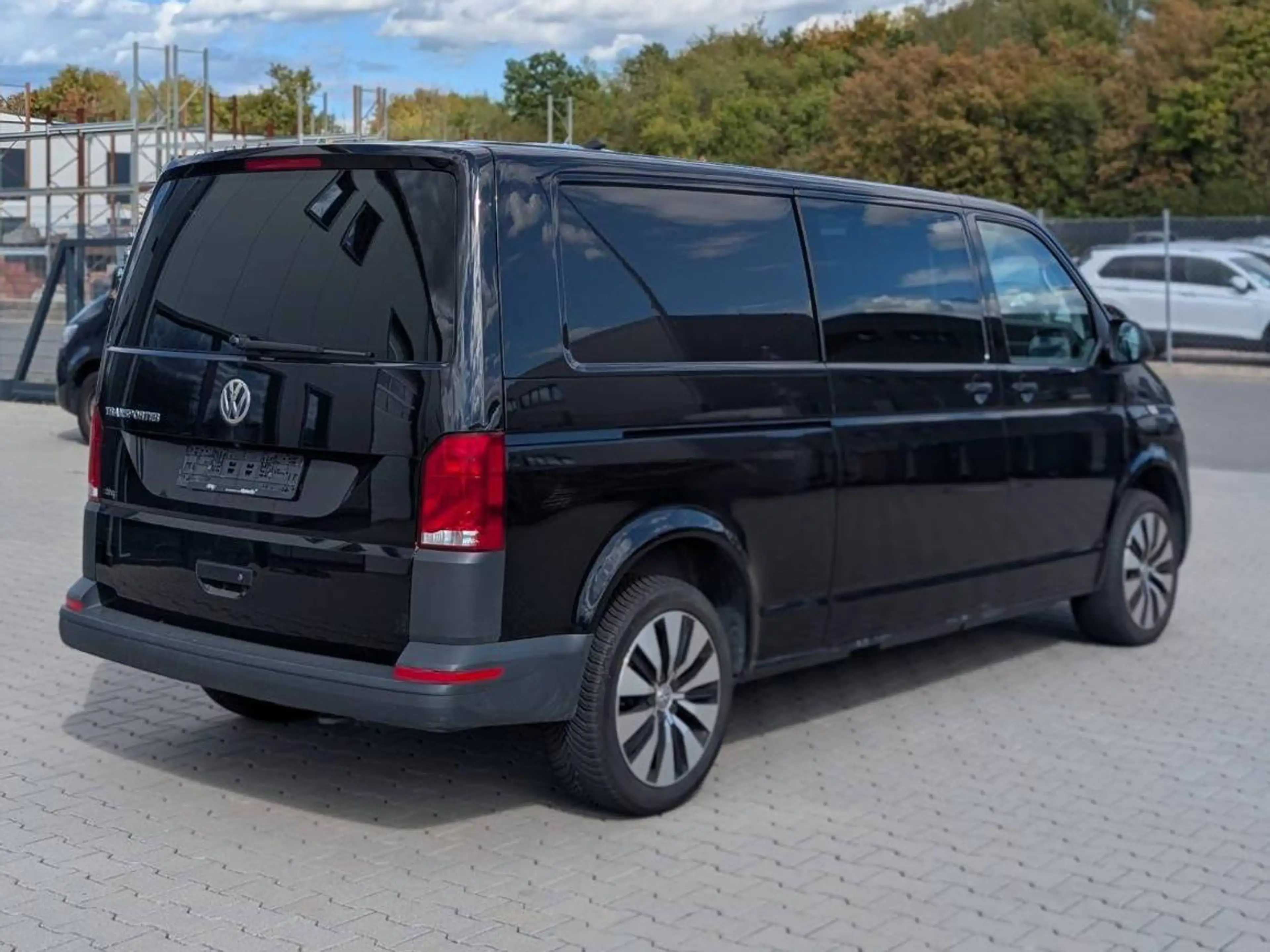 Volkswagen T6.1 Transporter FWD lang Automatik Kamera Camperbasis — photo 5