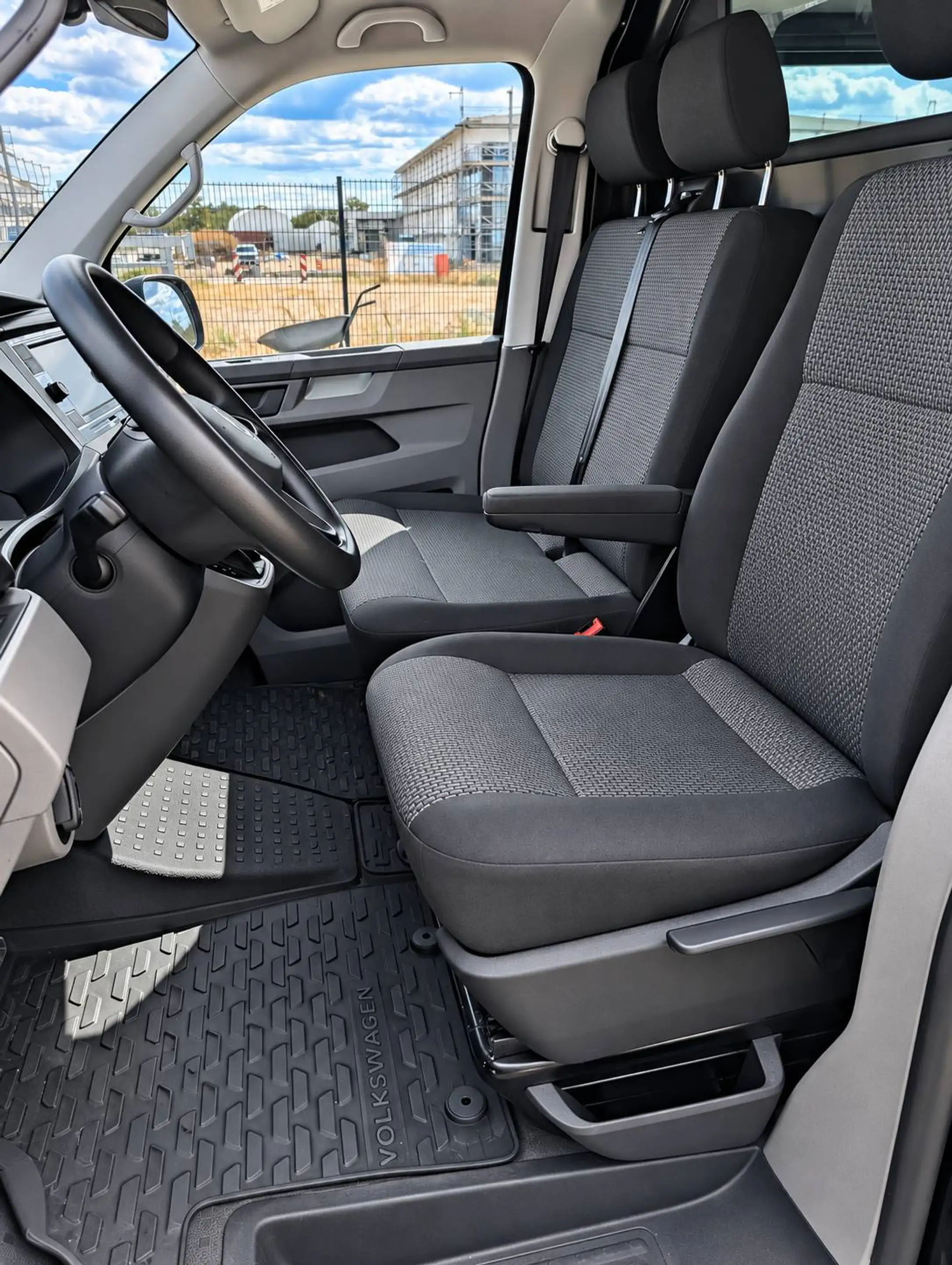 Volkswagen T6.1 Transporter FWD lang Automatik Kamera Camperbasis — photo 8