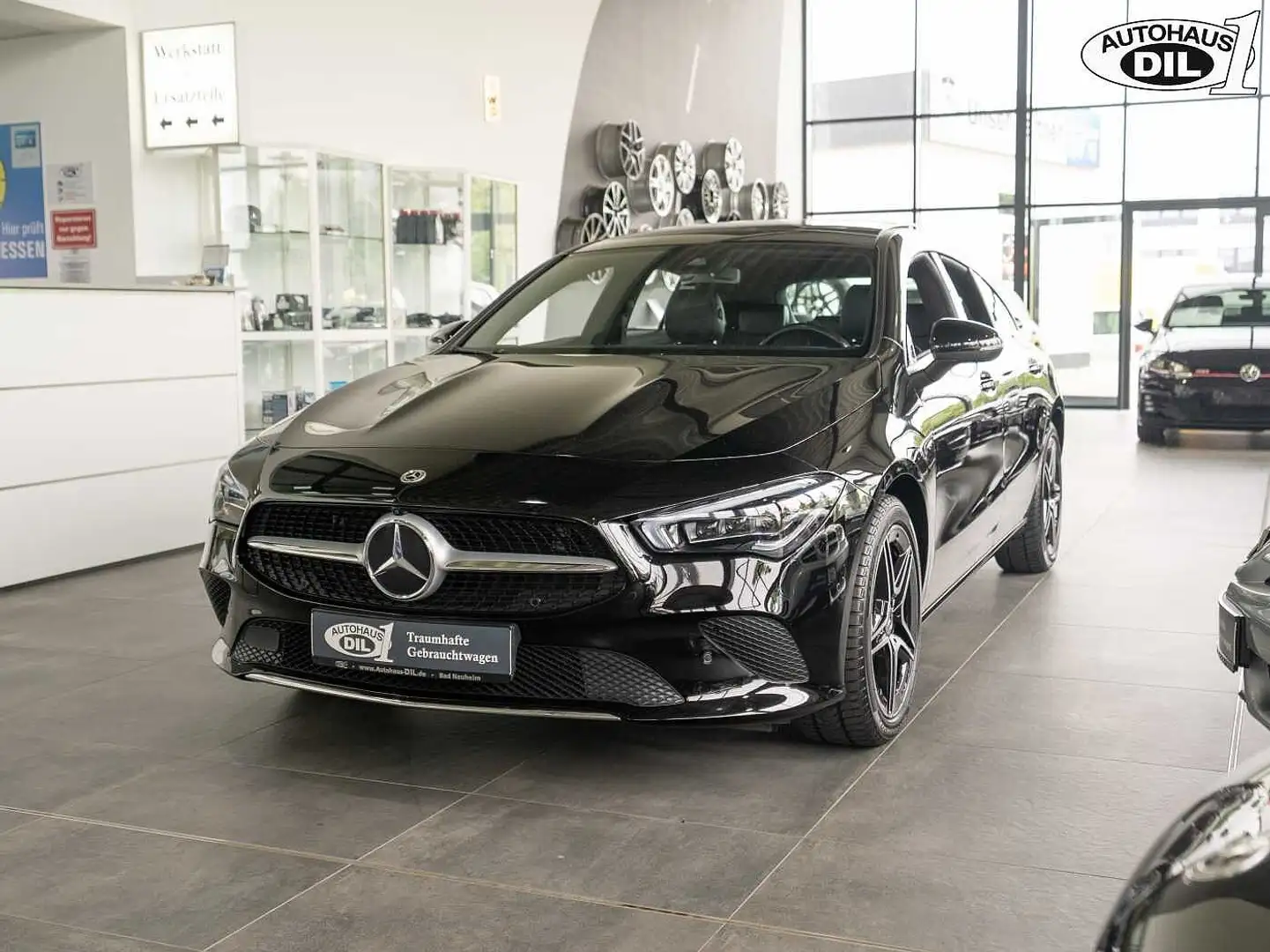 Mercedes-Benz CLA 200 d SB 8G-DCT *PANO*360°-K*NIGHT*LED* Zwart - 2