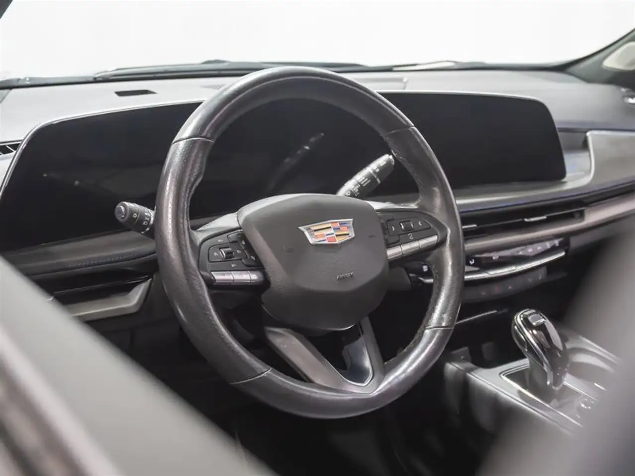 Cadillac XT4 снимка Cadillac XT4