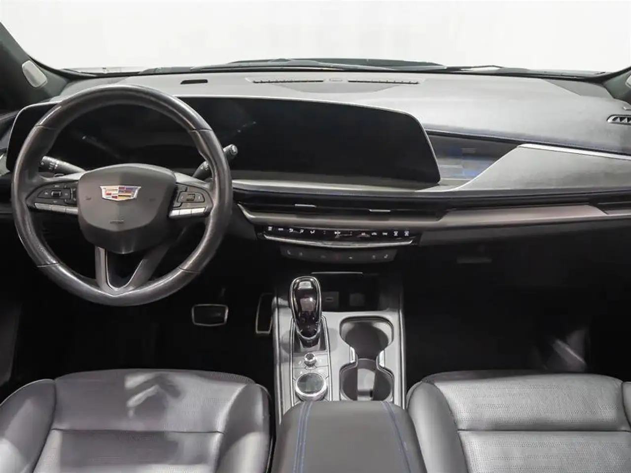 Cadillac XT4 снимка Cadillac XT4