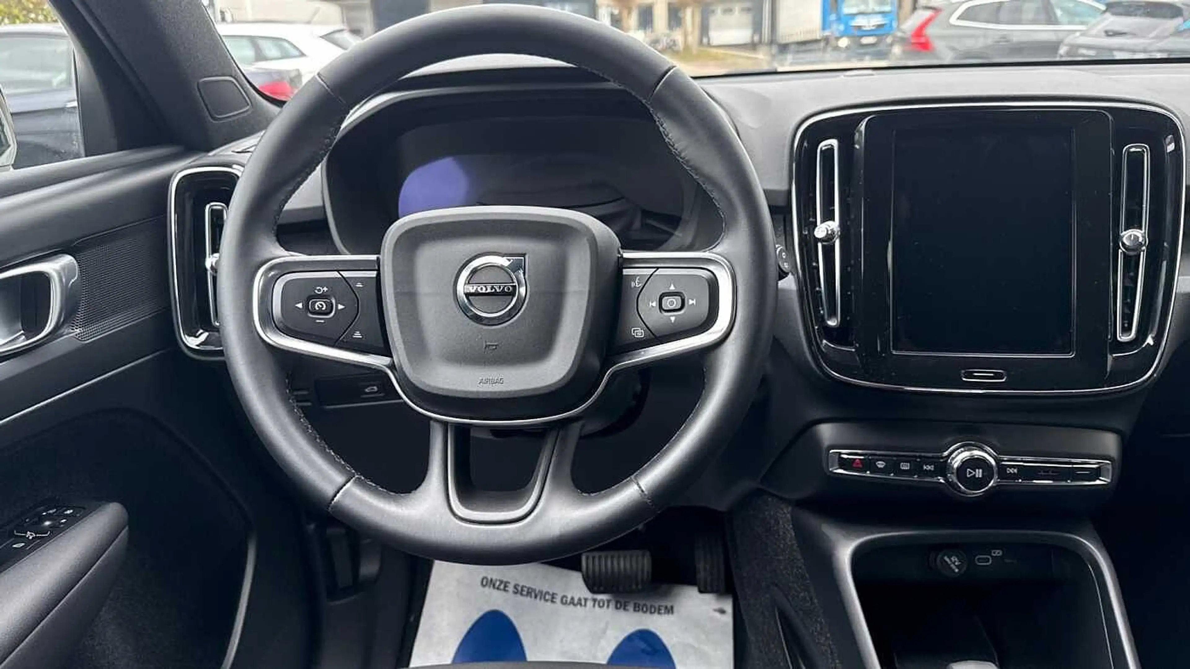 Volvo EX40 Plus, Single Extended Range, Electric — photo 11