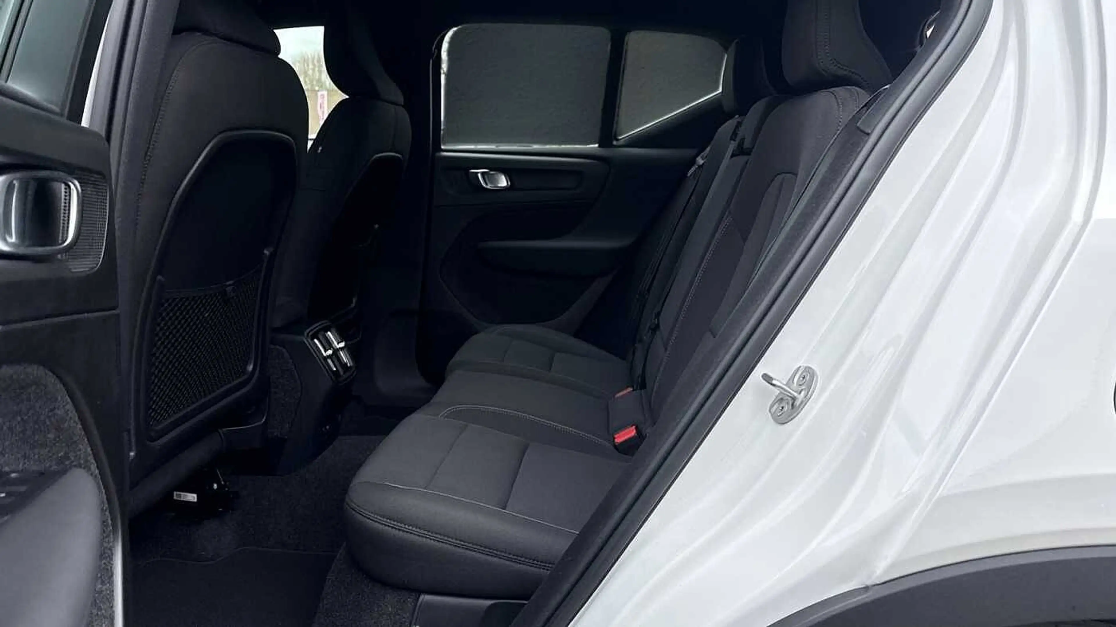 Volvo EX40 Plus, Single Extended Range, Electric — photo 7