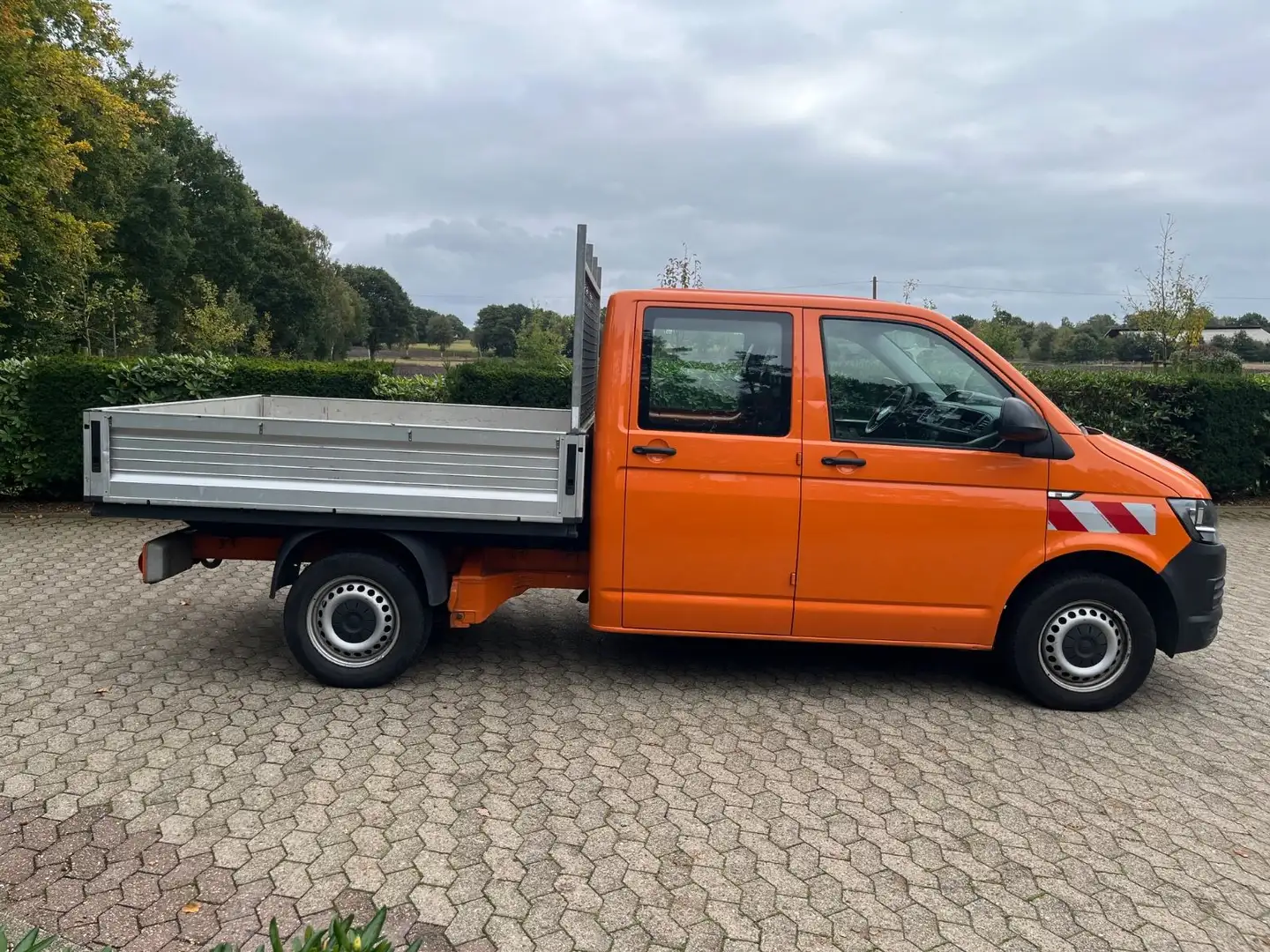 Volkswagen T6 Transporter T6 2.0 TDi Pritsche Doka lang (Klima+2.Hand+AHK) Orange - 2