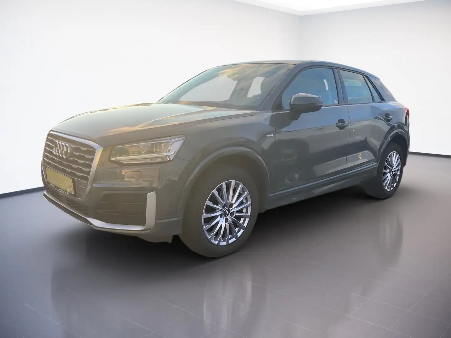 Audi Q2 DESIGN 30TFSI 116PS AHK.PDC.LED.NAVI.SHZG Grau - 2
