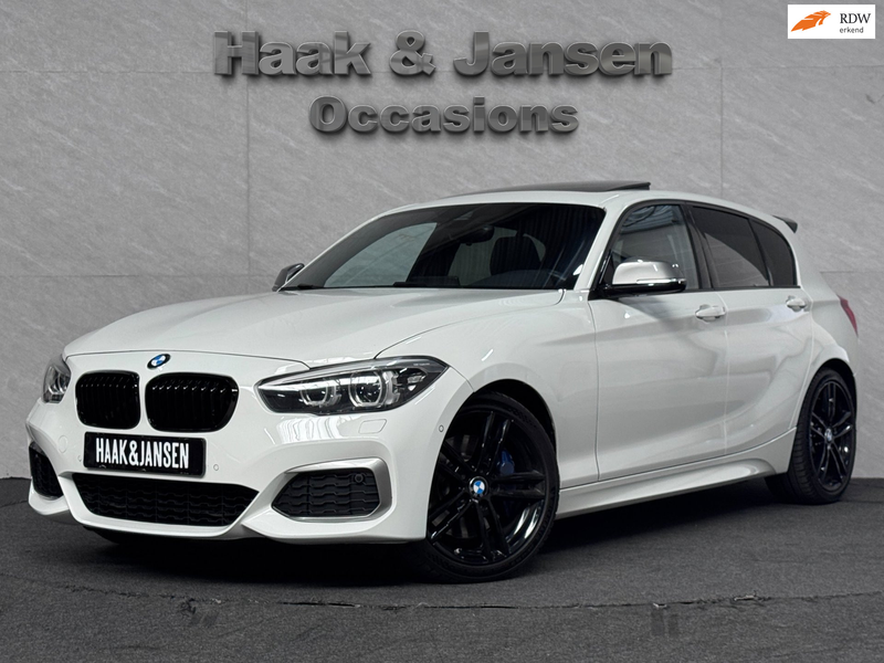 BMW 140 1-serie M140i xDrive High Executive HK Pano Memory