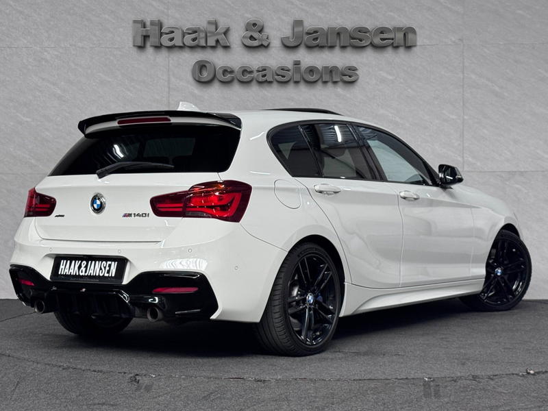 BMW 140 1-serie M140i xDrive High Executive HK Pano Memory — photo 4