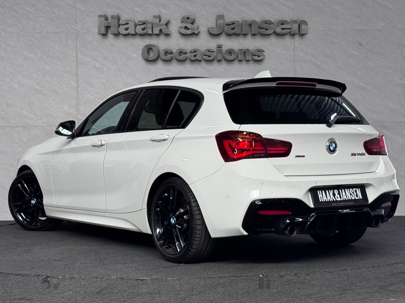 BMW 140 1-serie M140i xDrive High Executive HK Pano Memory — photo 3