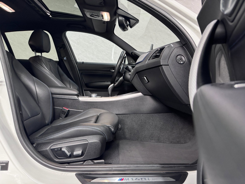 BMW 140 1-serie M140i xDrive High Executive HK Pano Memory — photo 9