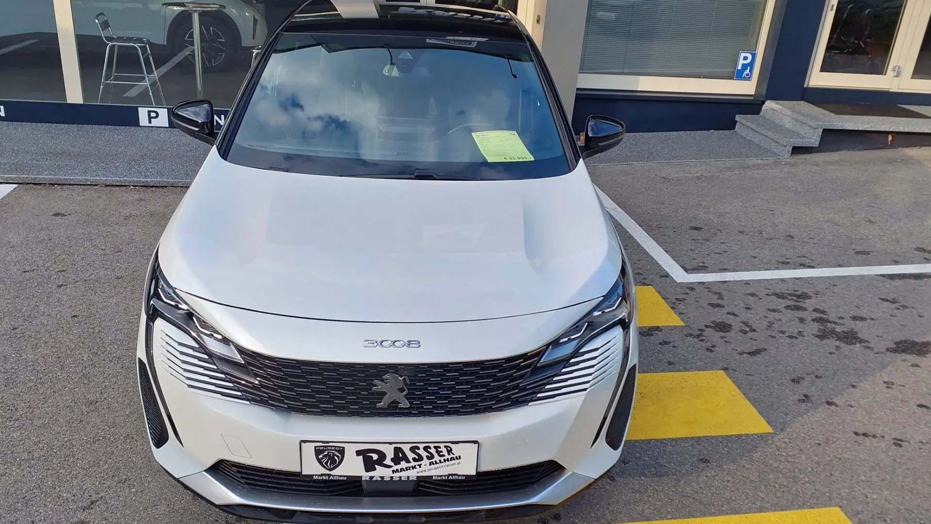 Peugeot 3008 1.2 PureTech 130 Allure Weiß - 1