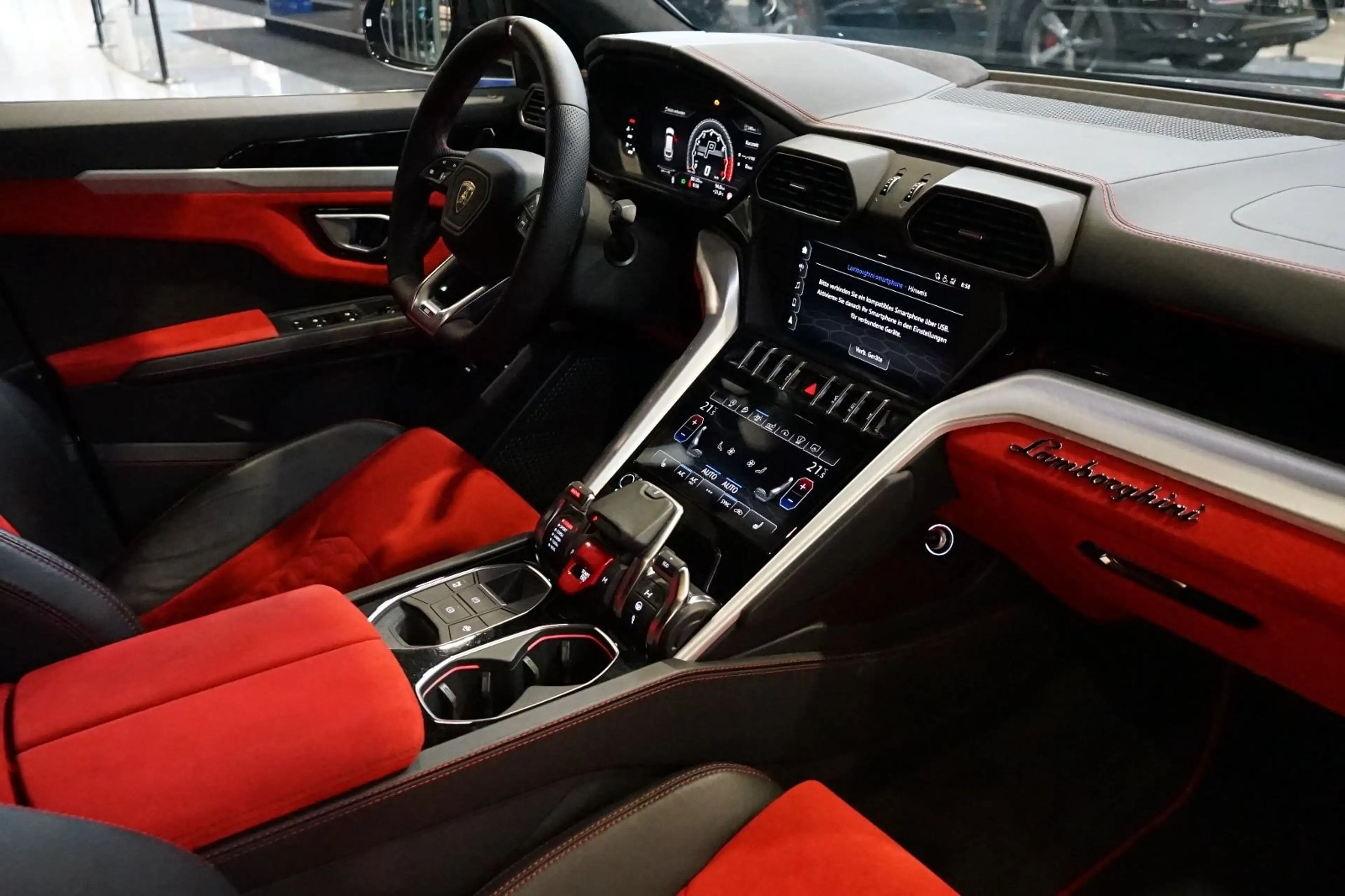 Lamborghini Urus /Standheizung/B&O/Pano/Bicolor Alcantara — photo 13