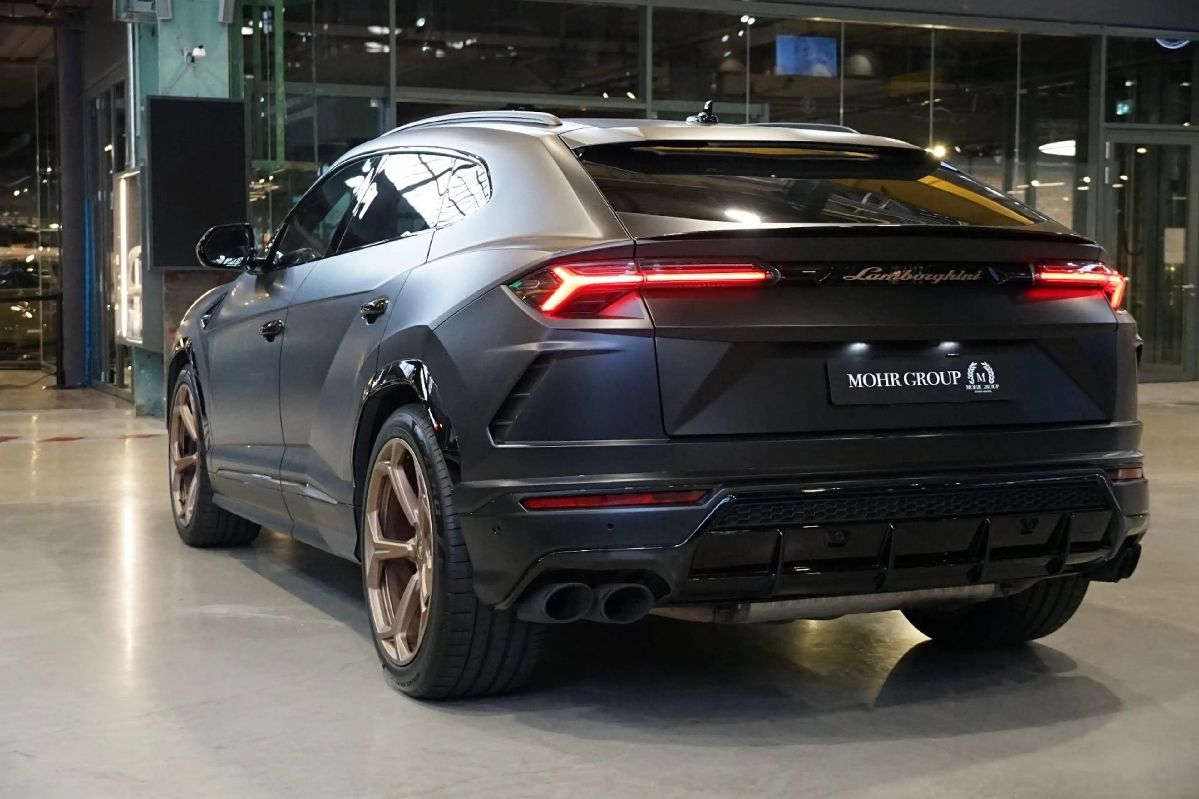 Lamborghini Urus /Standheizung/B&O/Pano/Bicolor Alcantara — photo 6