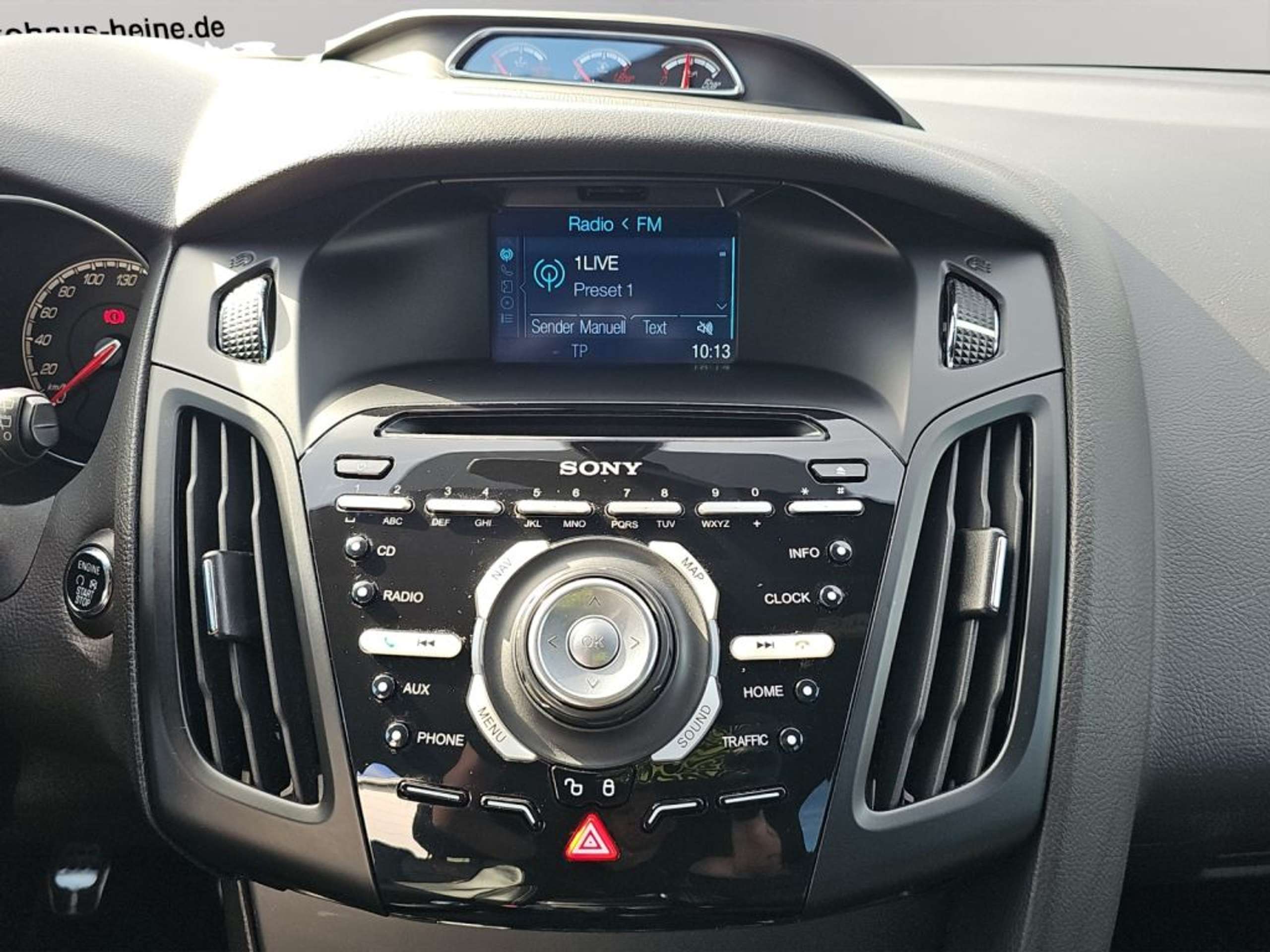 Fahrzeugabbildung Ford Focus Focus Turnier 2.0 ST Leder-Exclusiv *RFK*PREM.-SOU - mit KI generiert/bearbeitet