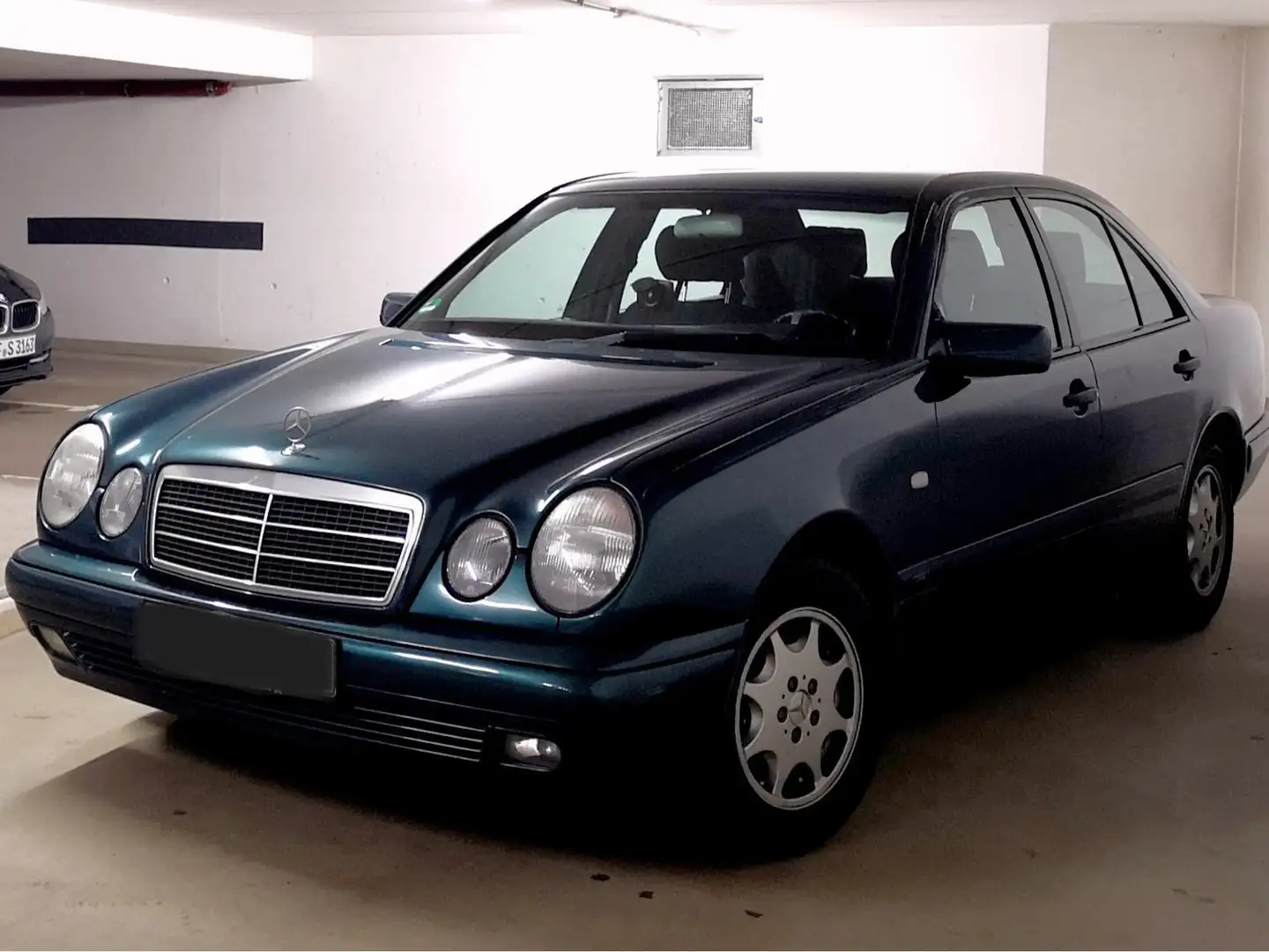 Mercedes-Benz E 240 E 240 Classic - 1
