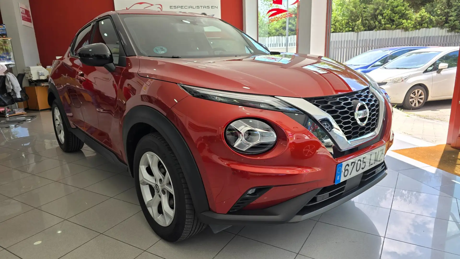 Nissan Juke 1.0 DIG-T N-Connecta 4x2 DCT 7 114 Rojo - 1