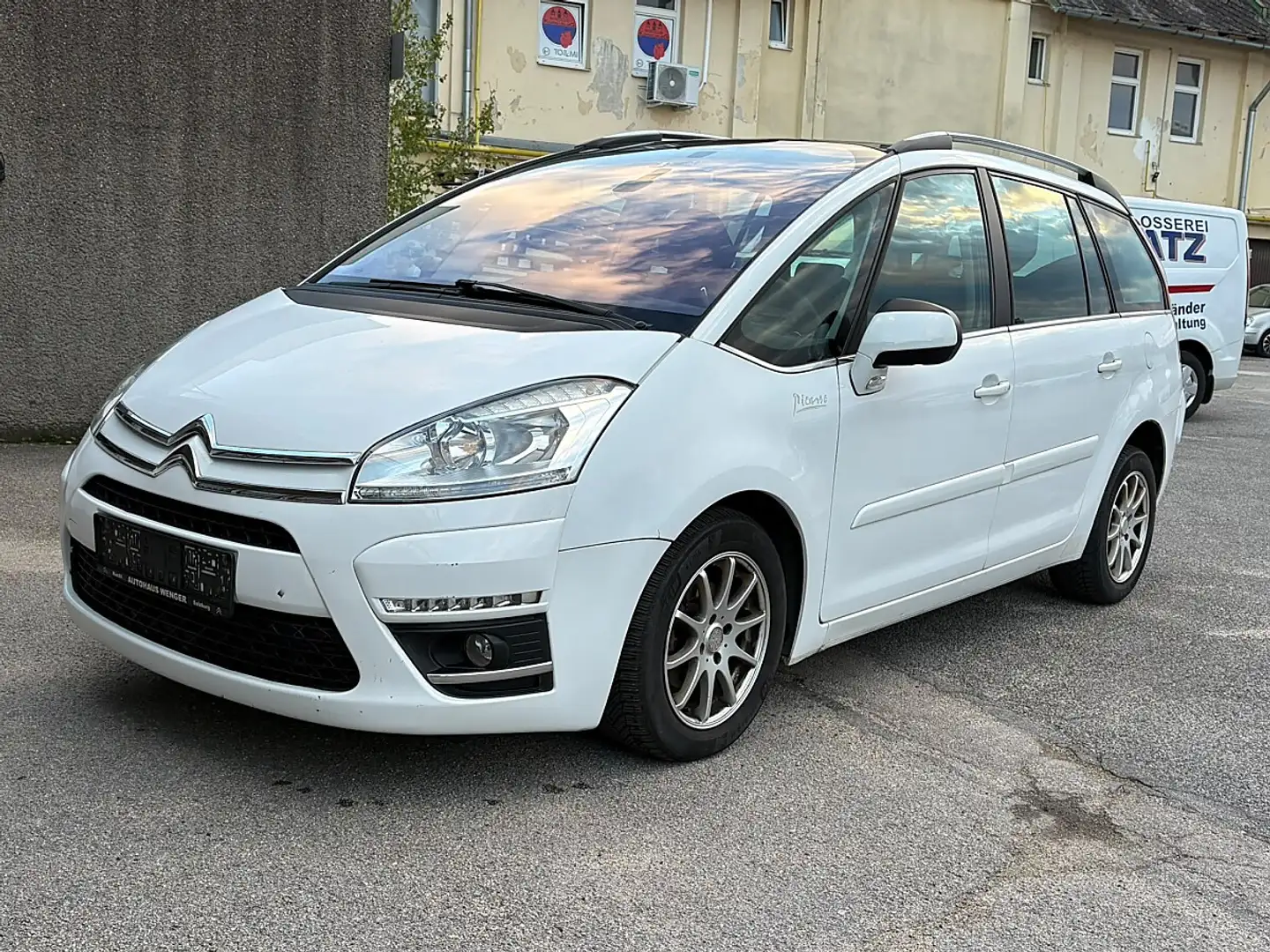 Citroen Grand C4 Picasso Exclusive 1,6 HDI 112 PS Weiß - 1