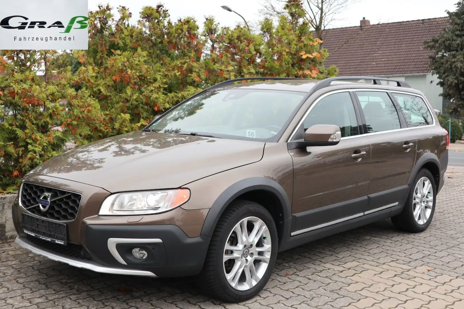 Volvo XC70 D5 AWD * 2.Hand/u-frei/1.Lack/SH-gepflegt * Braun - 1