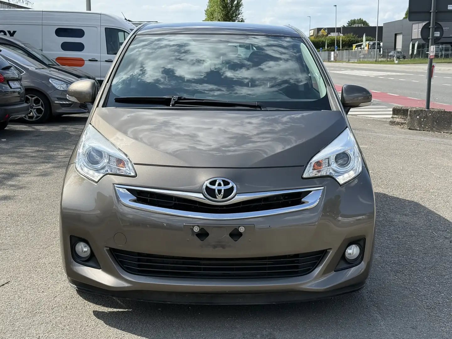 Toyota Verso-S Verso S 1.33 VVT-i Lounge Multidrive S 12M Garanti Brons - 2